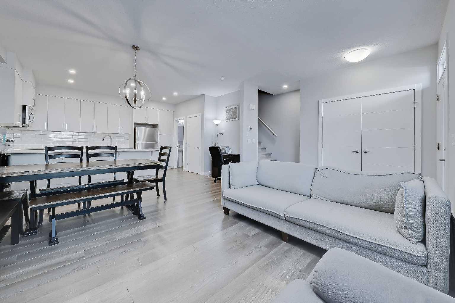 Calgary, AB T3P 1K3,1109 Sage Meadows GDNS NW