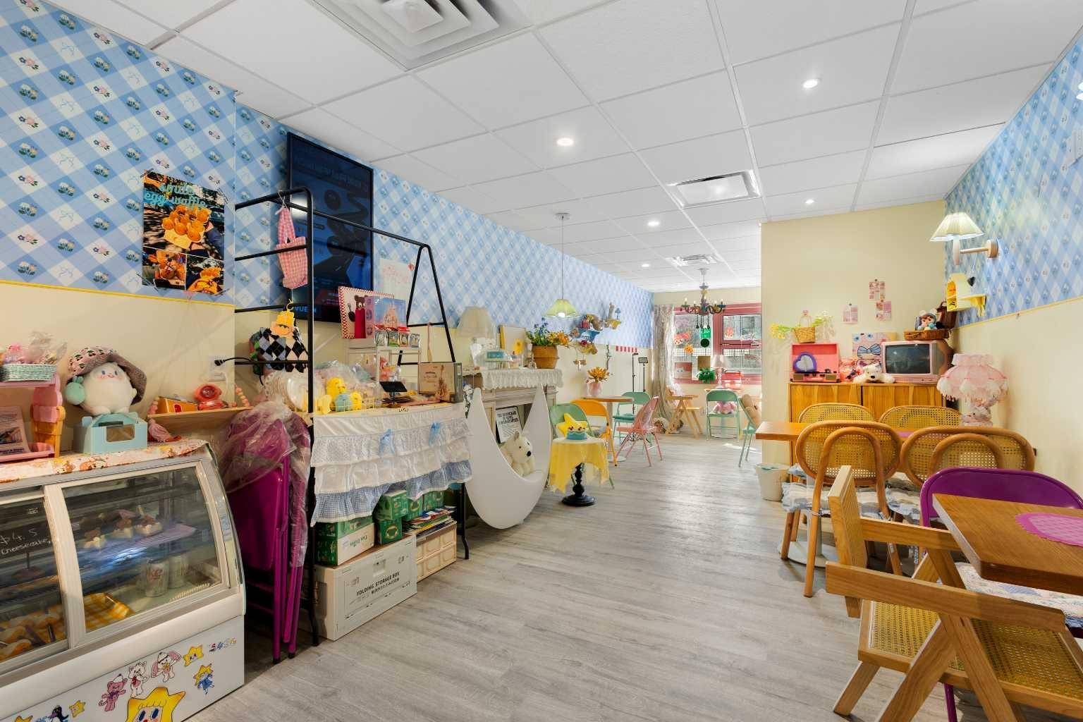 Calgary, AB T2M 0J4,536 16 AVE NW