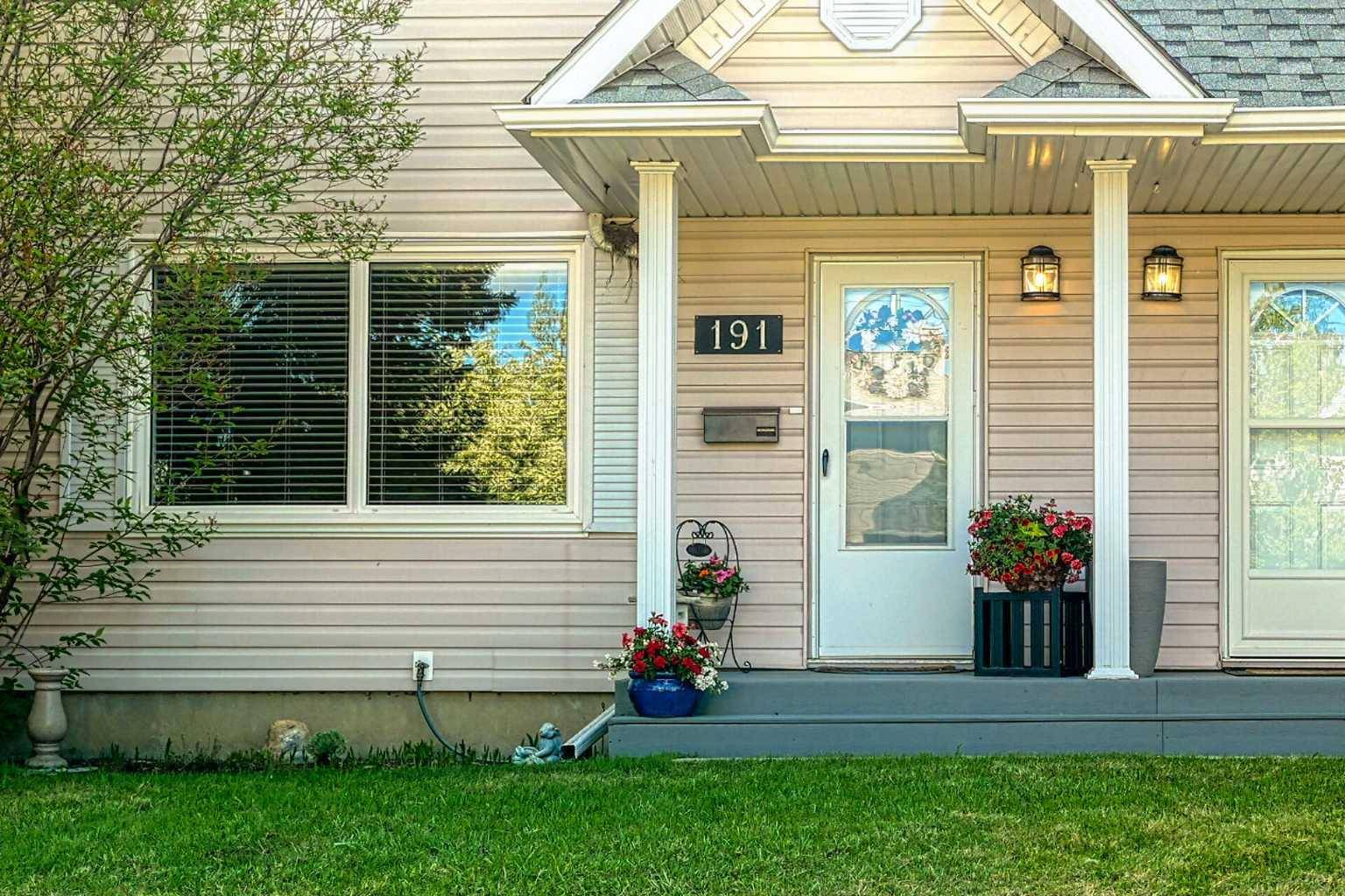 Calgary, AB T3E 2P8,4525 31 ST SW #191