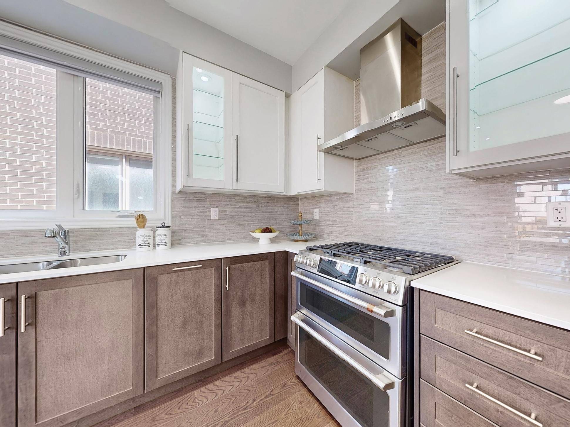 Whitby, ON L1P 0N5,524 Coronation RD
