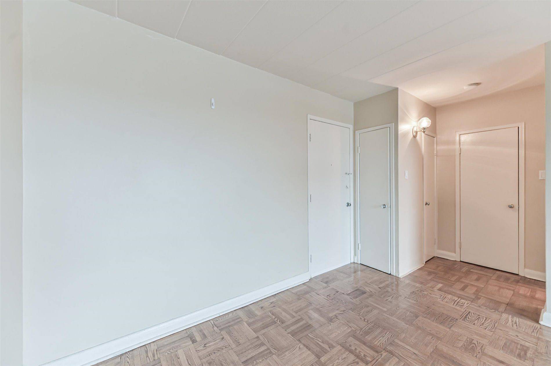 Toronto E03, ON M4J 2A1,325 Sammon AVE #304