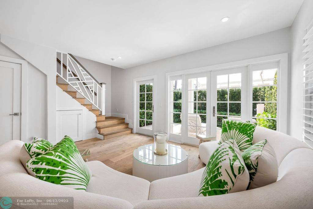 Palm Beach, FL 33480,173 Peruvian Ave  #5