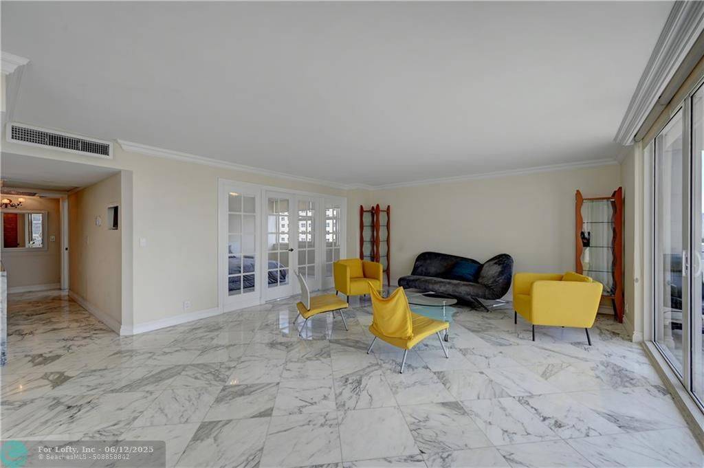 Hallandale Beach, FL 33009,2030 S Ocean Dr  #807