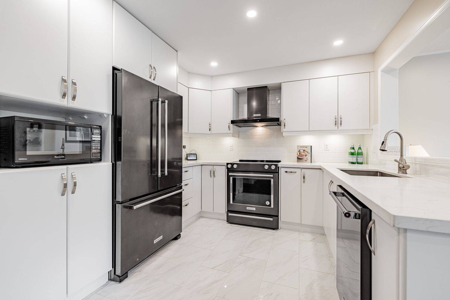 Newmarket, ON L3X 2W6,198 Banbrooke CRES