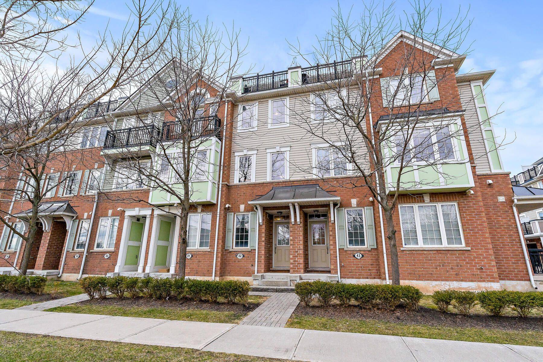 Oakville, ON L6M 0K5,2614 Dashwood DR #42