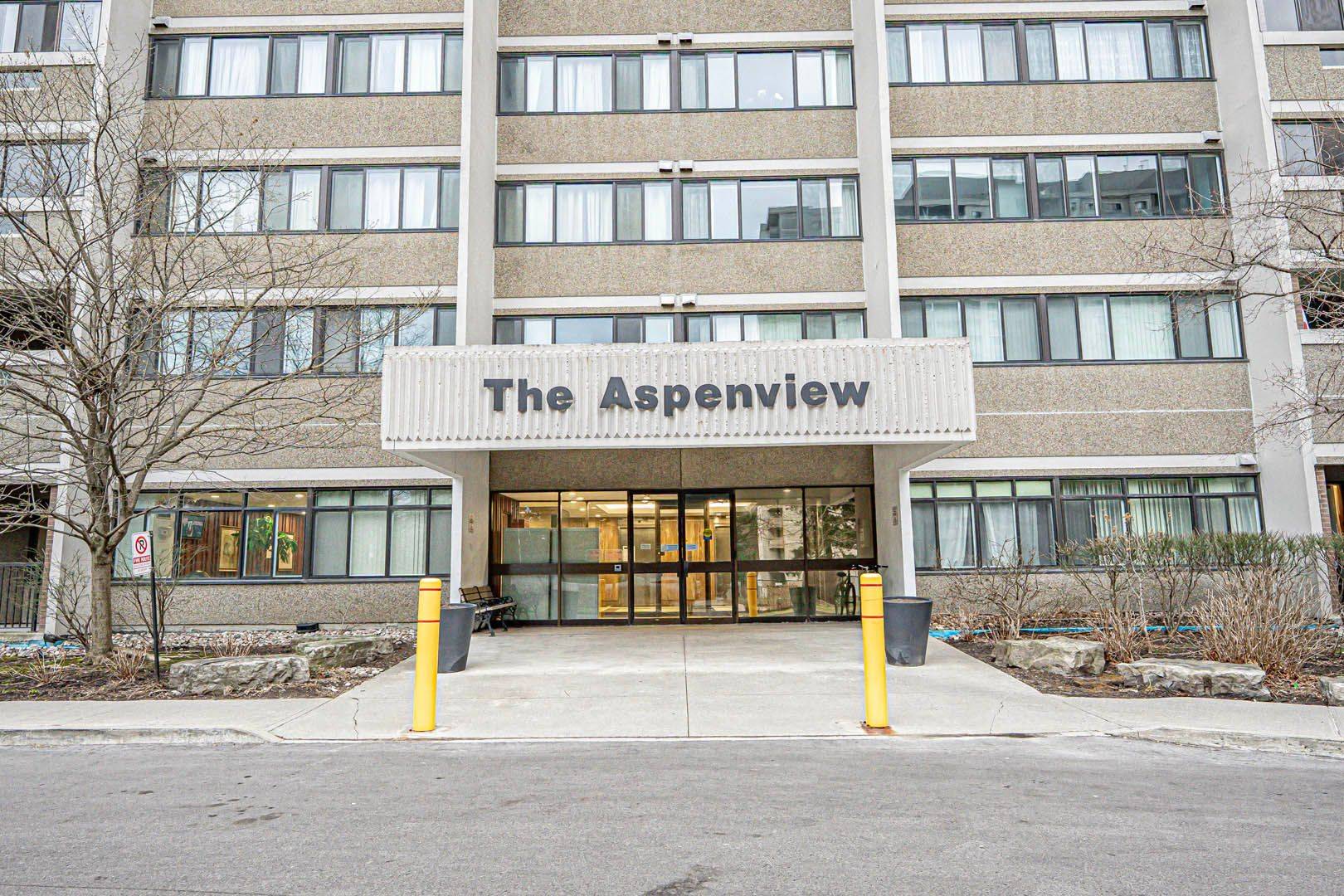 Mississauga, ON L5A 3X2,50 Elm DR SE #907