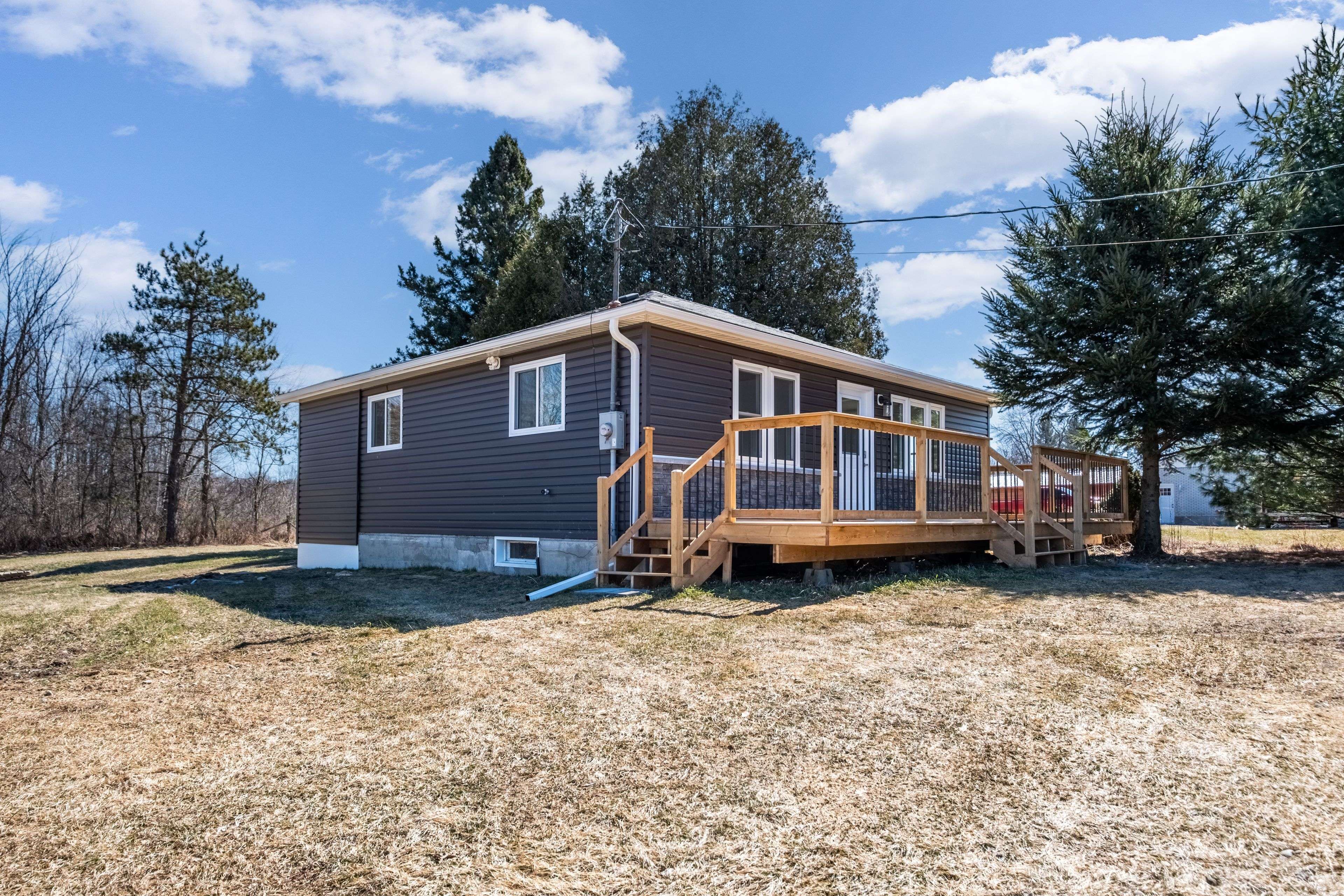 Frontenac, ON K0H 1T0,8914 38 HWY