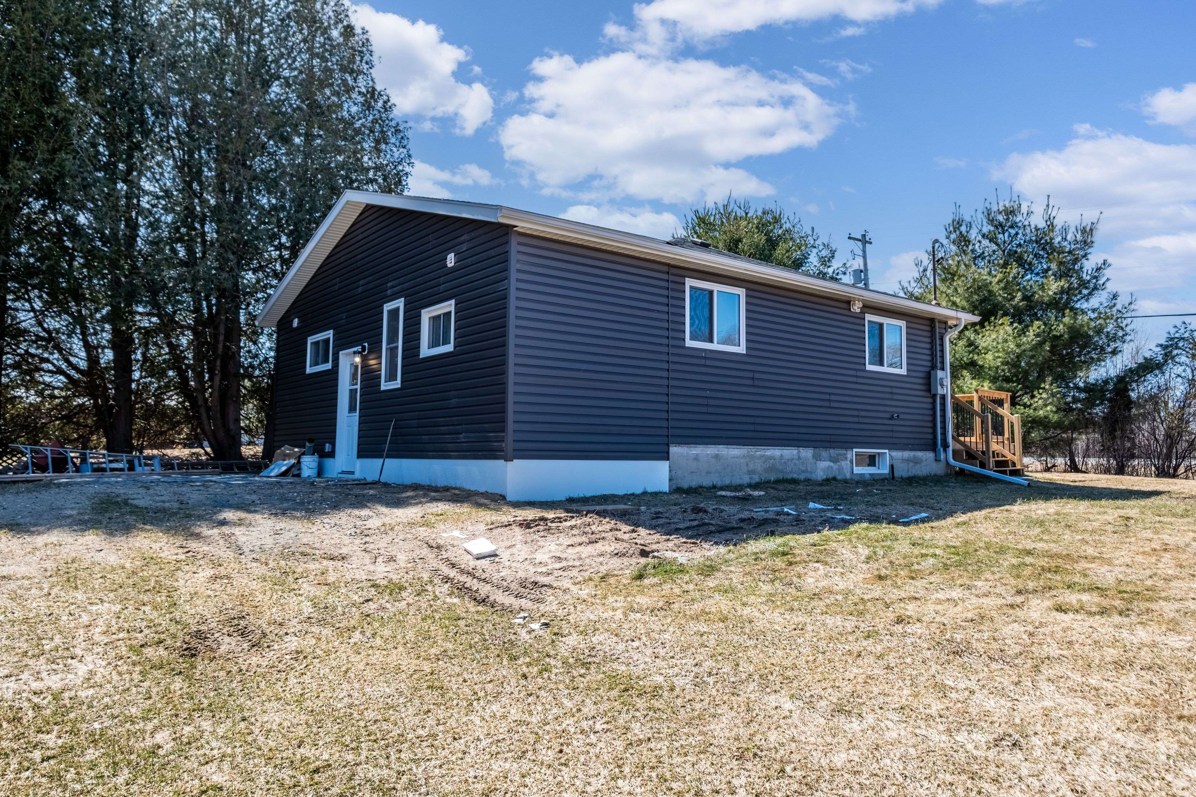Frontenac, ON K0H 1T0,8914 38 HWY