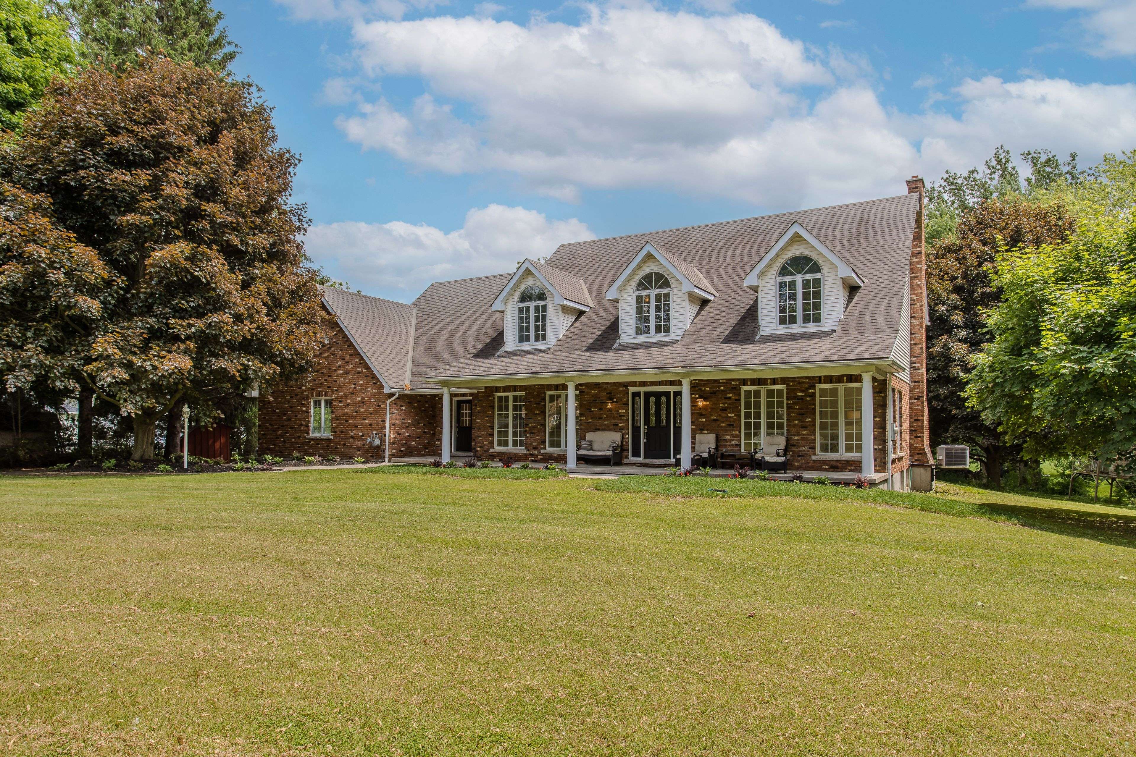 Haldimand, ON N3W 1G3,331 Lanark ST