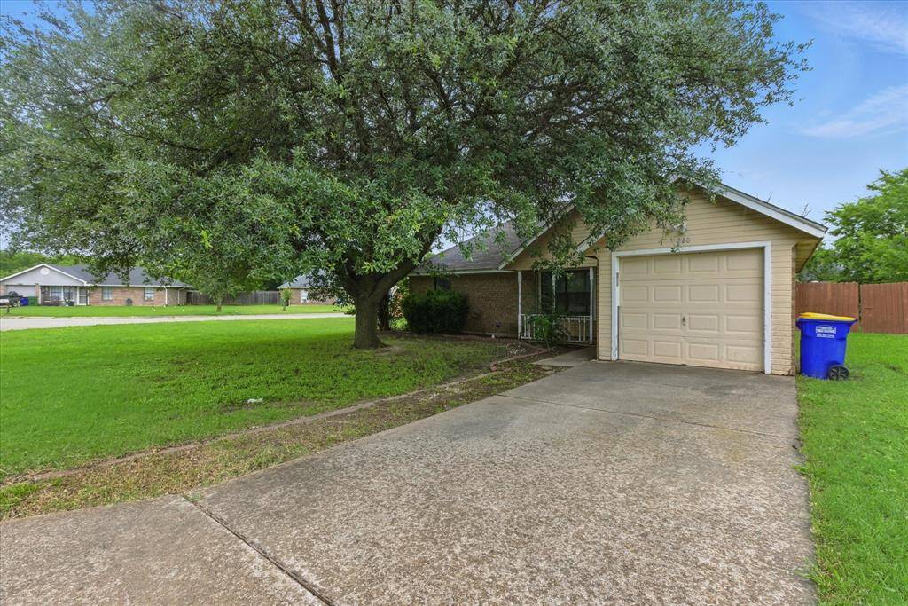 Krum, TX 76249,220 Brook Circle