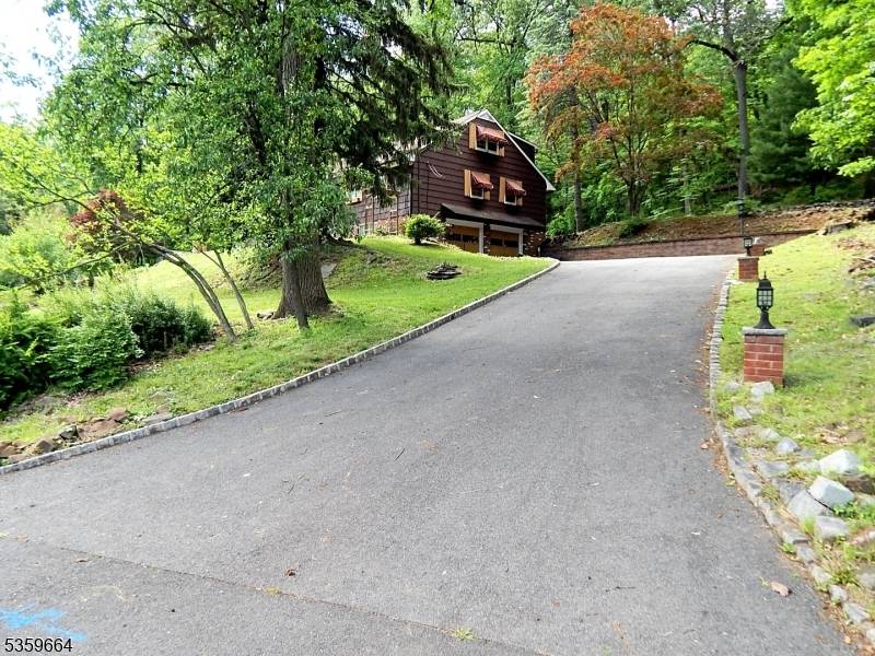 Watchung Boro, NJ 07069,63 Edgemont Rd