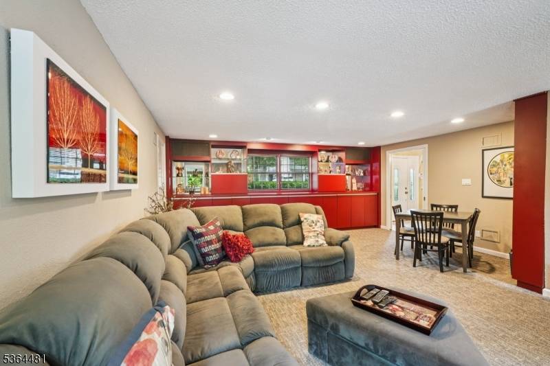 Wayne Twp., NJ 07470,40 Braemar Dr