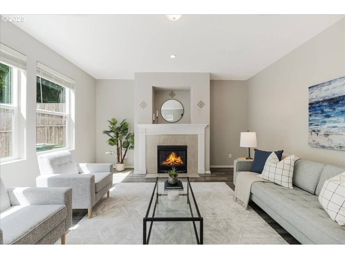 Newberg, OR 97132,309 OAK LEAF ST