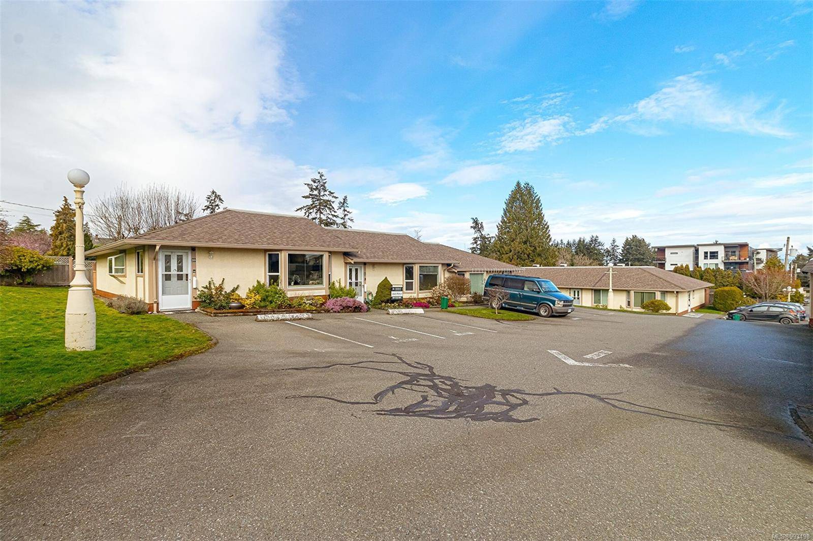 Parksville, BC V9P 1N4,100 Abbey Lane #20