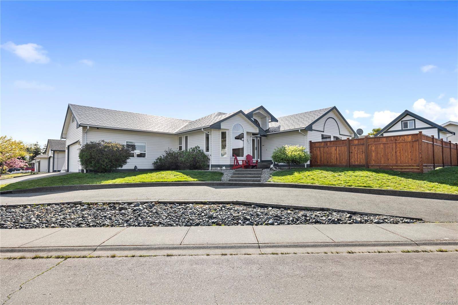 381 Rheumer Cres, Parksville, BC V9P 2T8