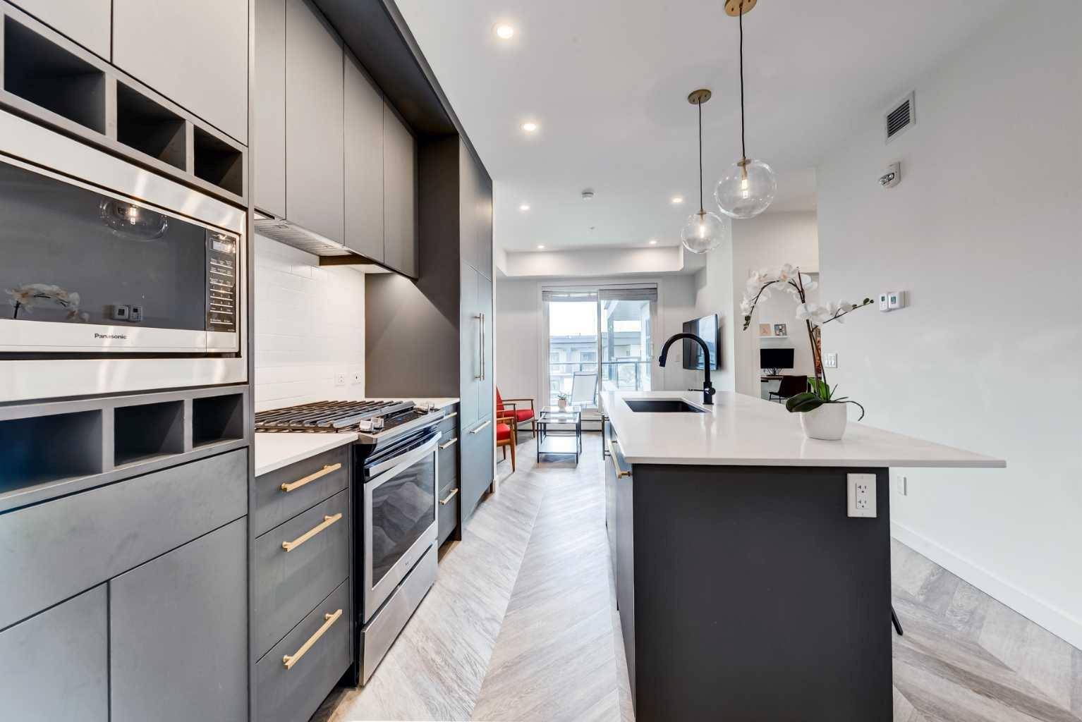 Calgary, AB T3B 6M2,4275 Norford AVE NW #425