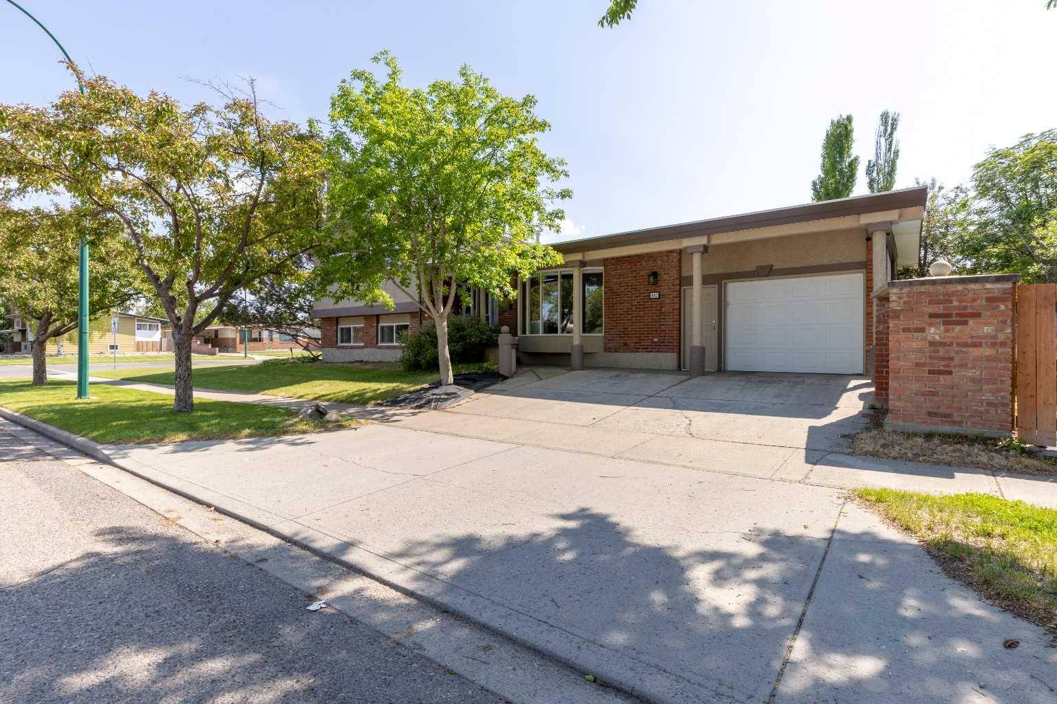 302 Laval BLVD West, Lethbridge, AB T1K 3W5