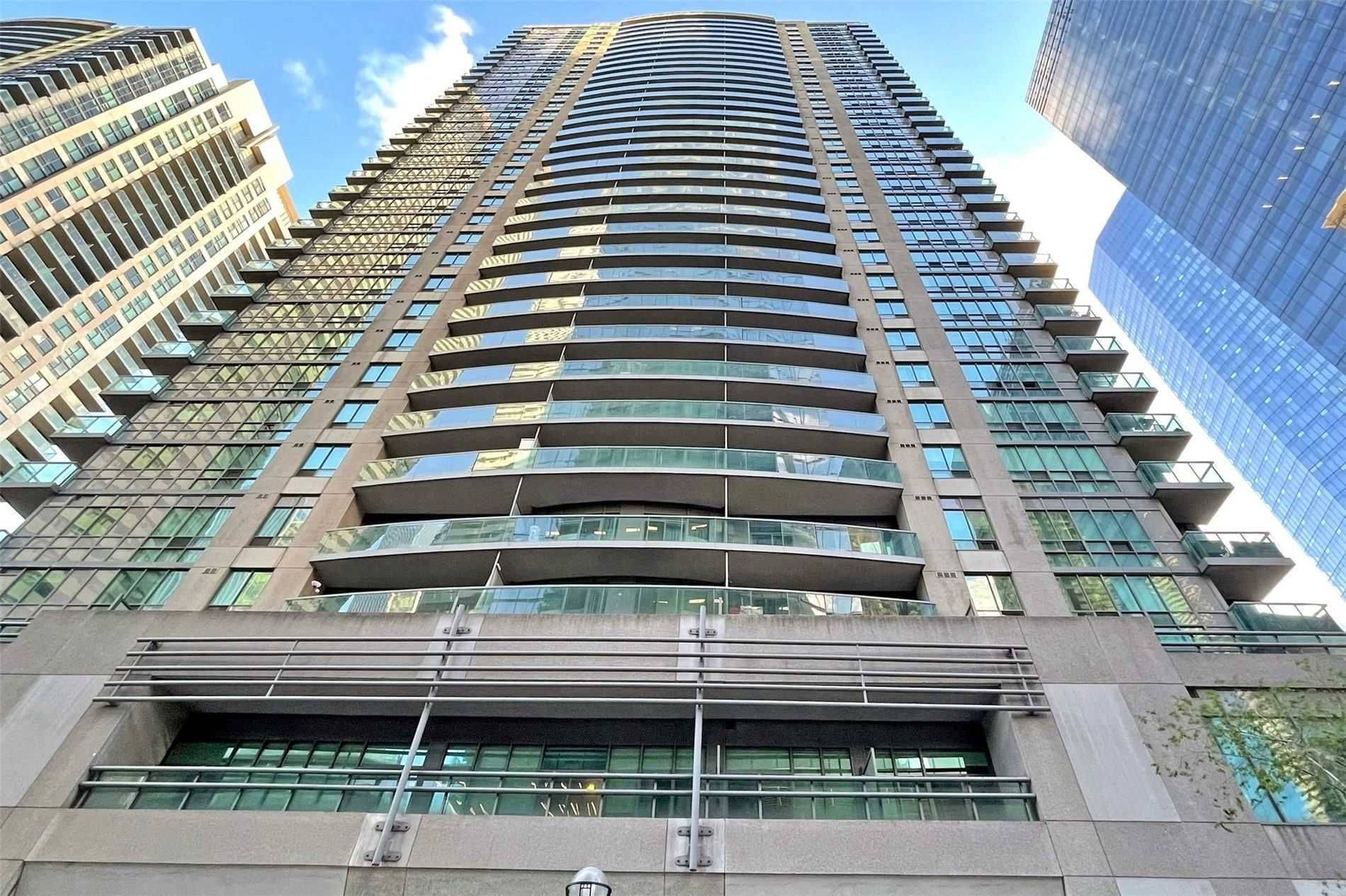 30 Grand Trunk CRES #3903, Toronto C01, ON M5J 3A4