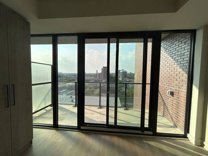Toronto C01, ON M6R 0B2,181 Sterling RD #916