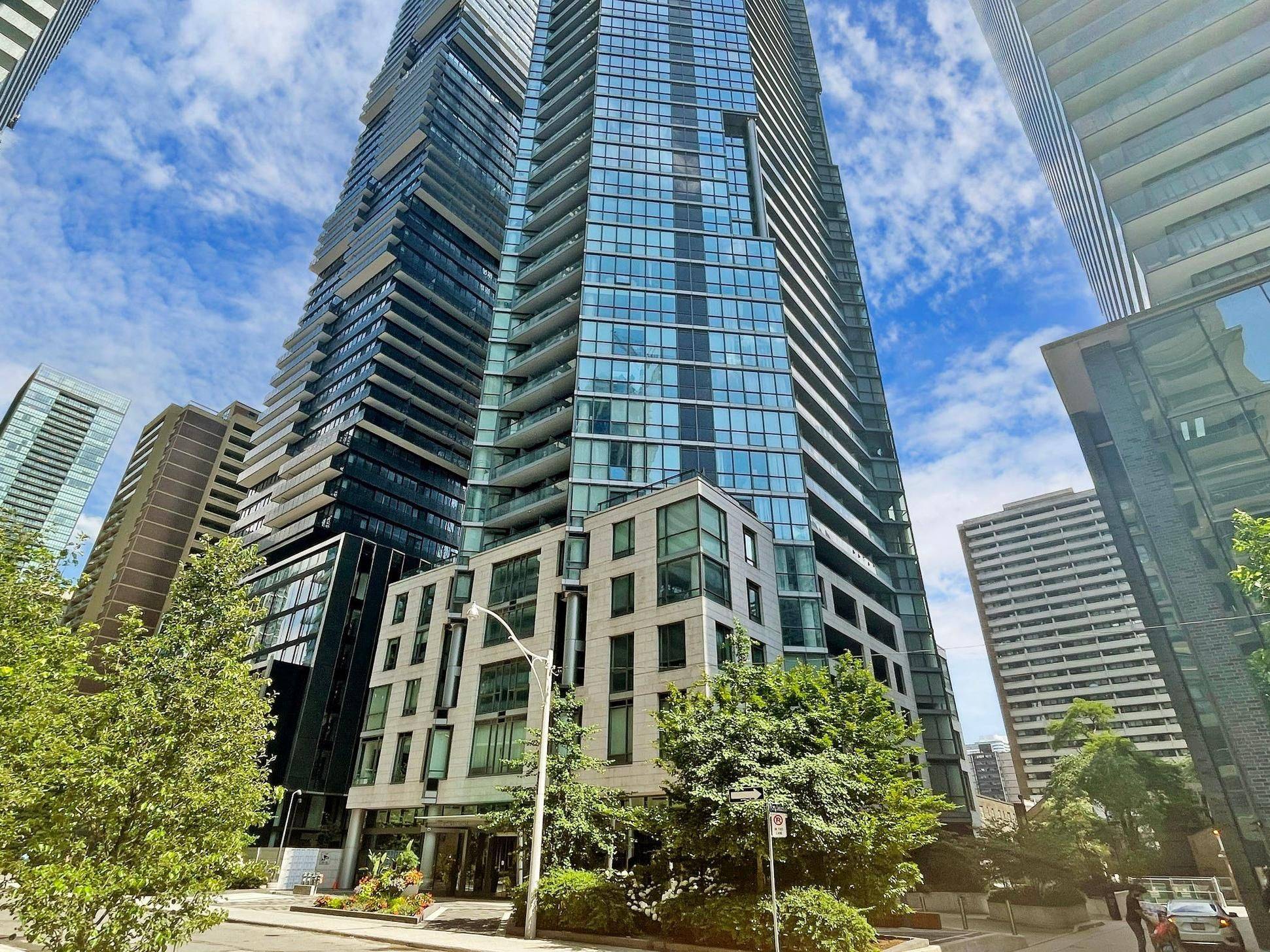45 Charles ST E #3907, Toronto C08, ON M4Y 1S2