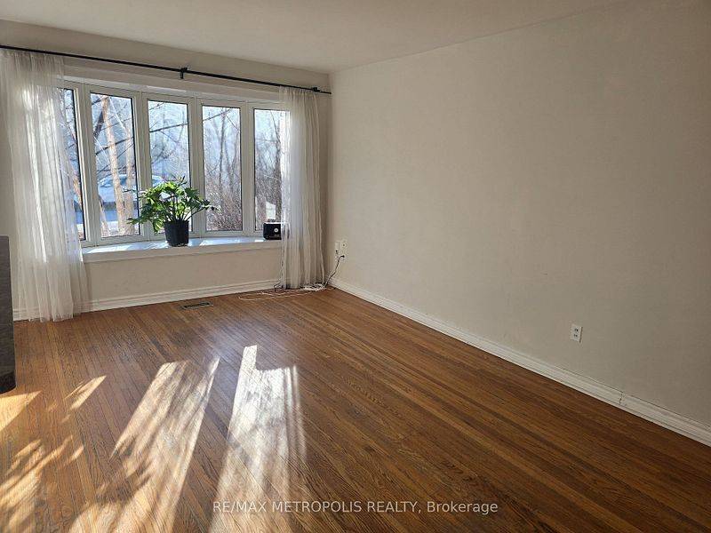Toronto E09, ON M1G 3J8,38 Copping RD #Main