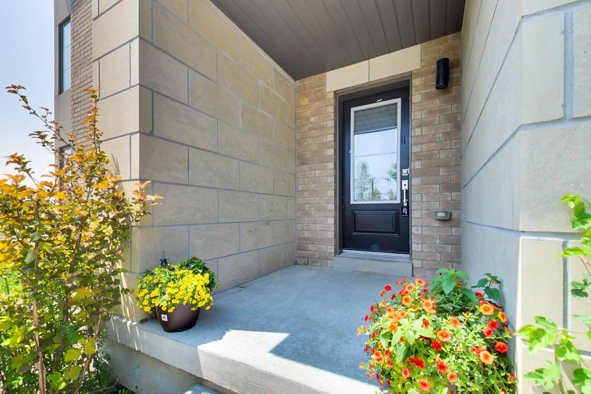 Whitby, ON L1R 0N5,39 Pallock Hill WAY
