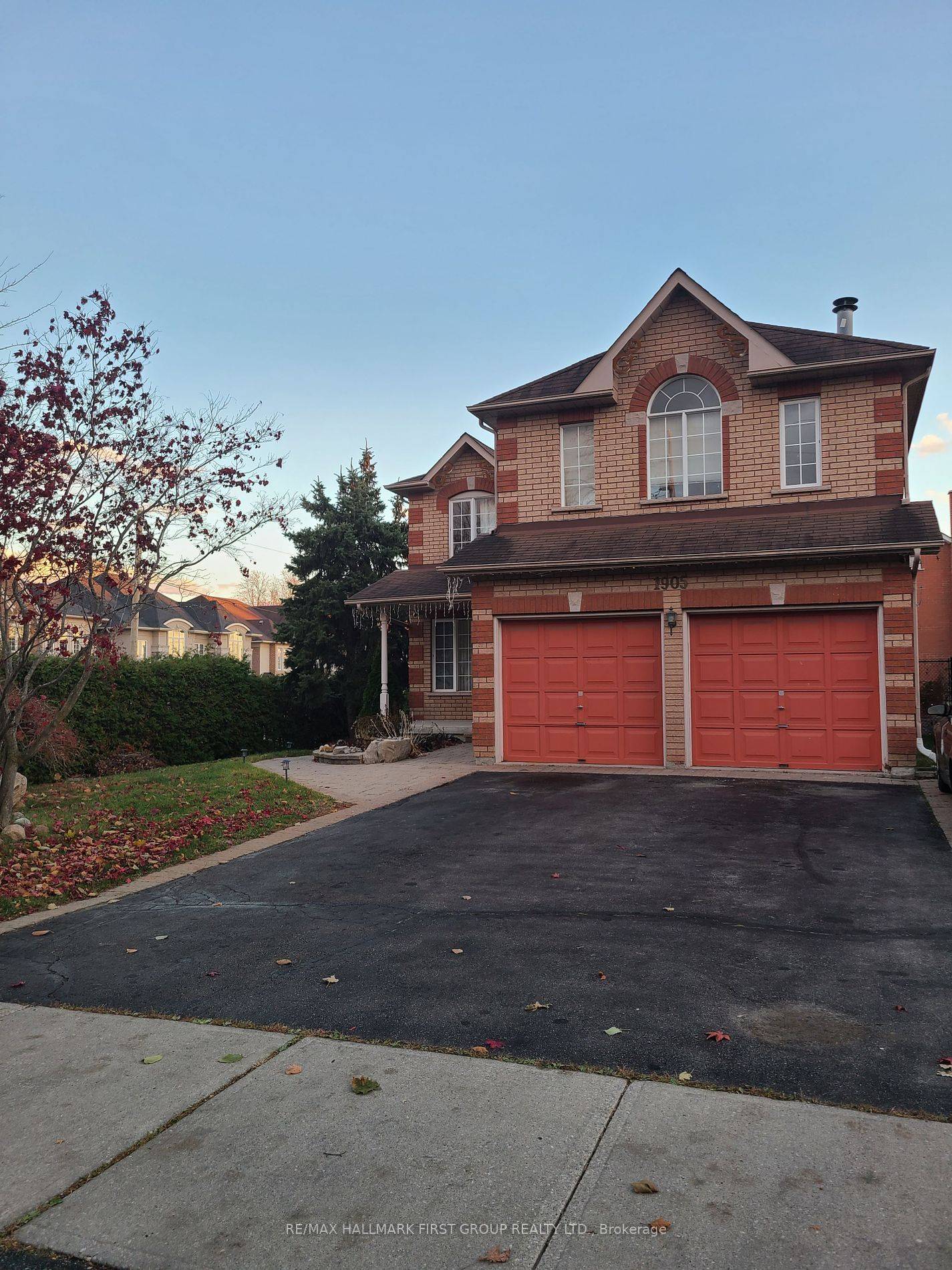 1905 Pine Grove AVE, Pickering, ON L1V 6T1