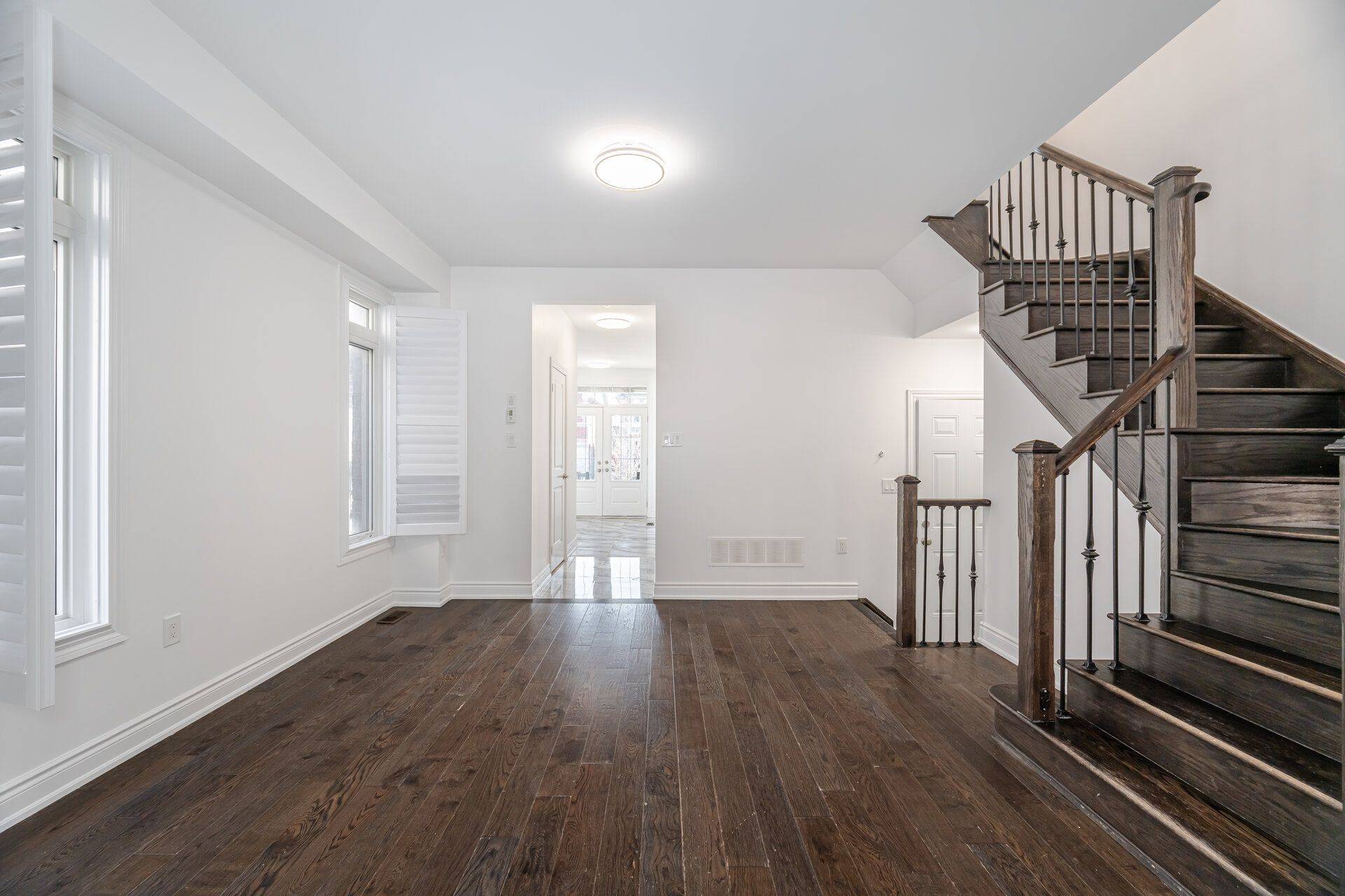 Vaughan, ON L4H 3Y3,126 Algoma DR