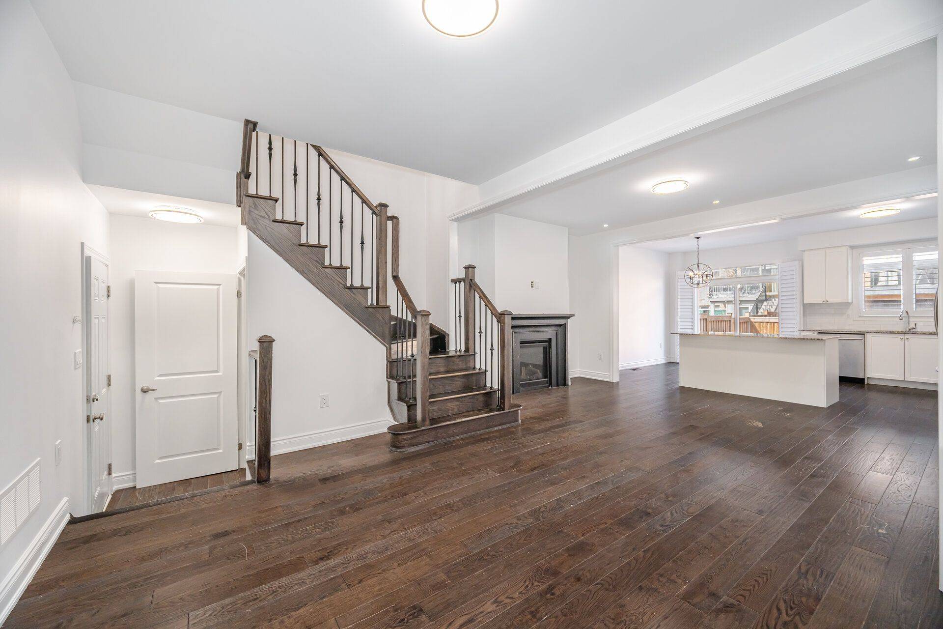 Vaughan, ON L4H 3Y3,126 Algoma DR