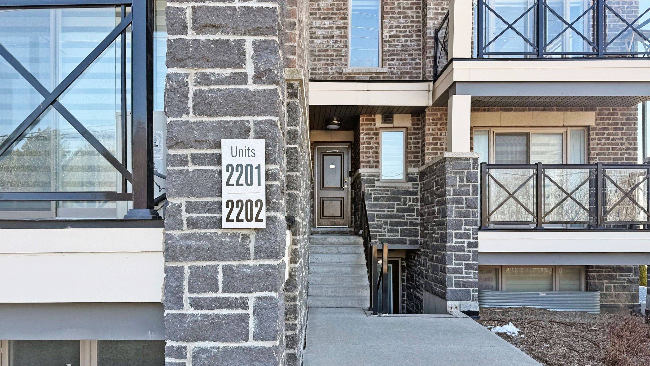 Markham, ON L6B 1N5,10 Westmeath LN #2202