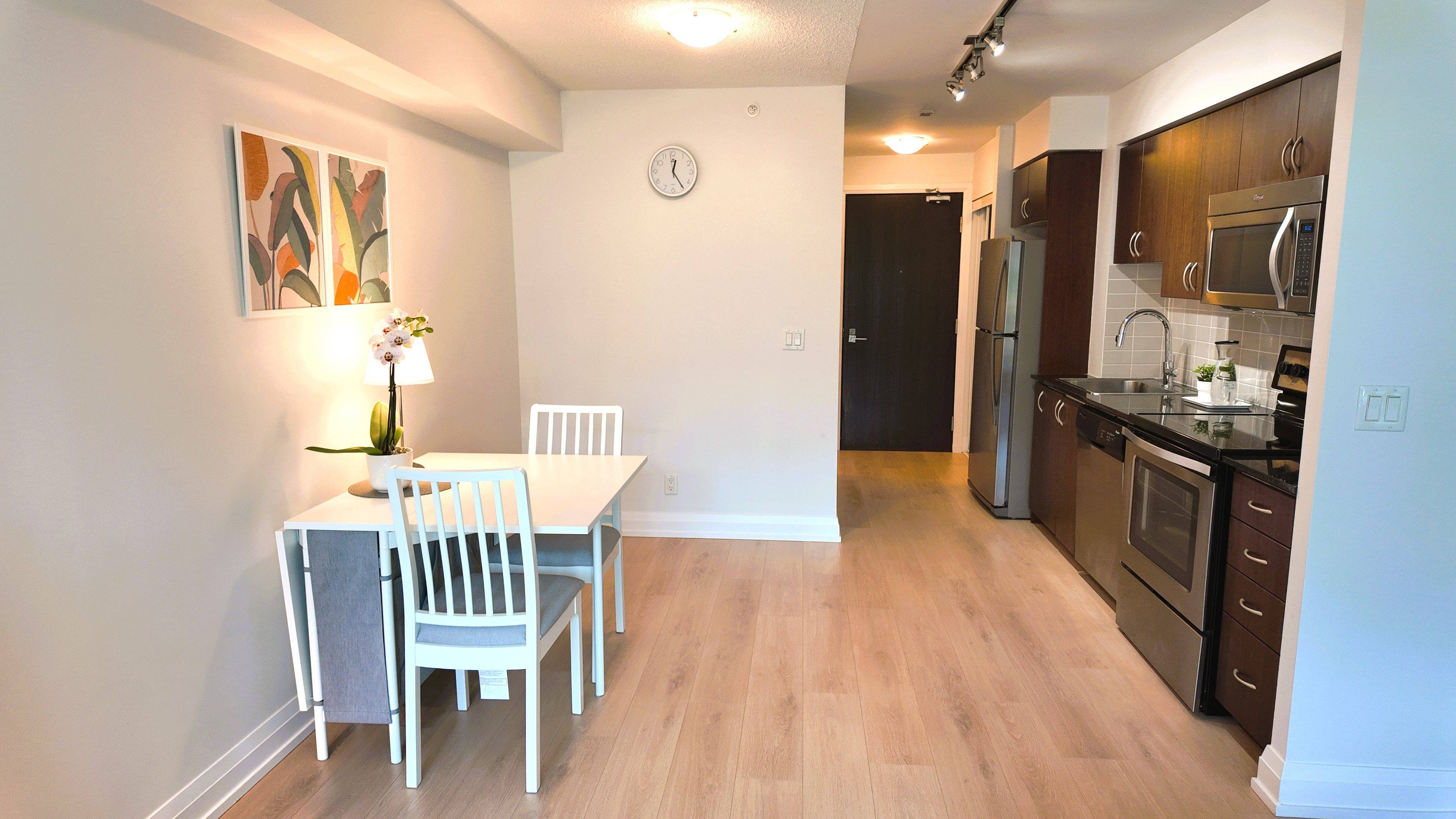 Richmond Hill, ON L4B 0C4,370 Hwy 7 N/A E #325