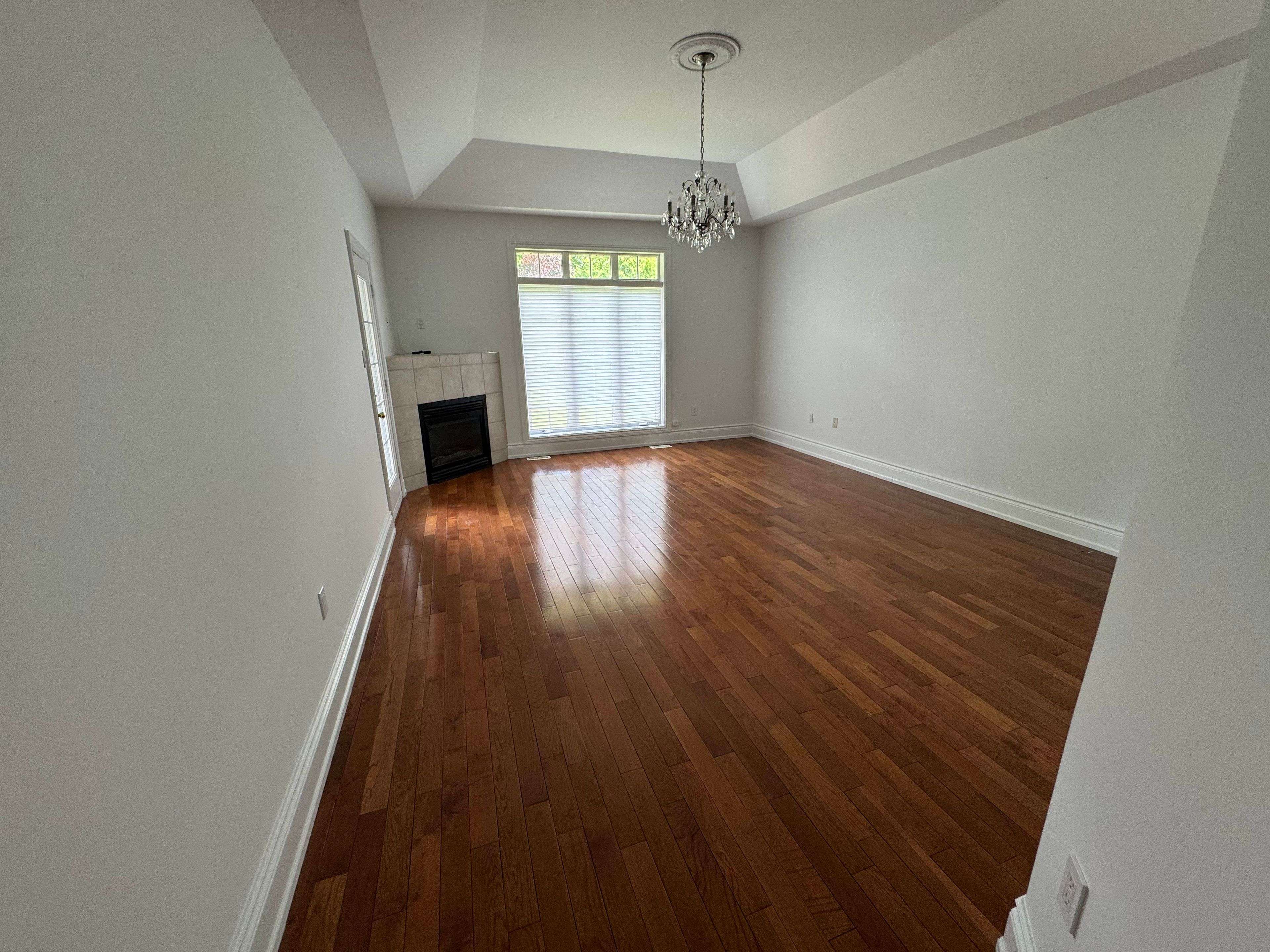 Newmarket, ON L3X 2G9,413 Coventry Hill TRL