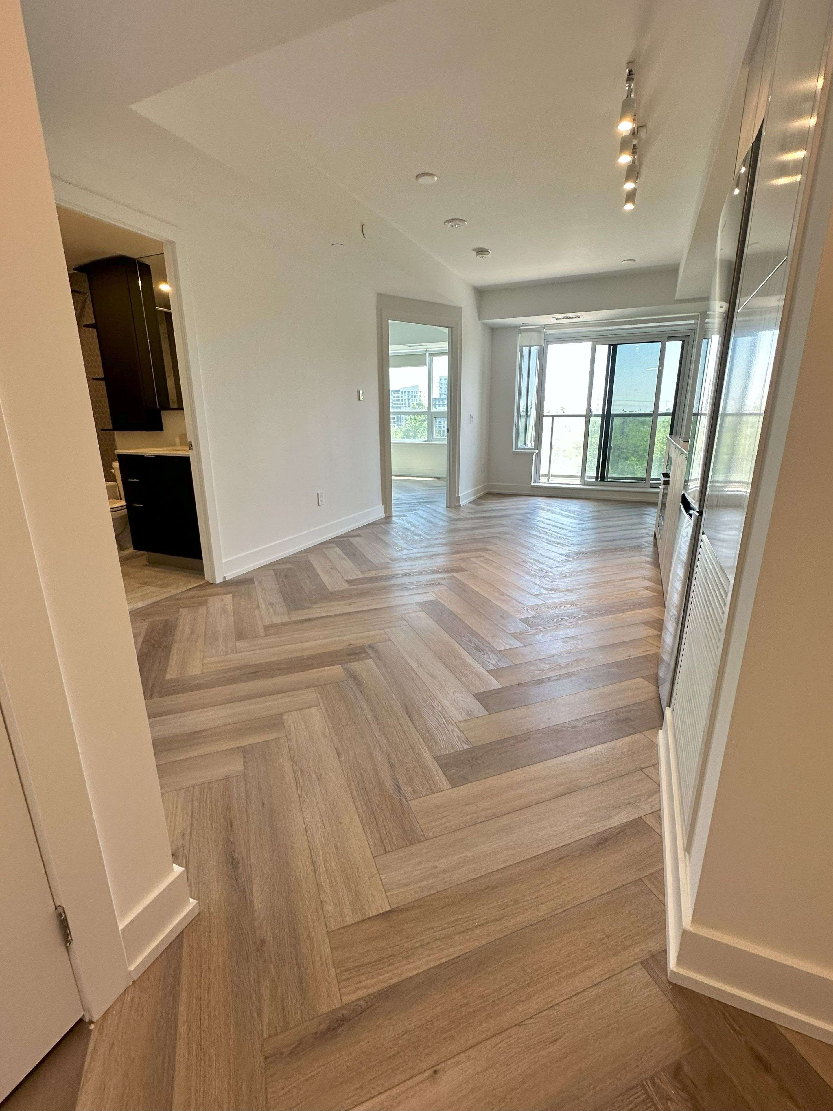 Markham, ON L6G 0H4,8 Cedarland DR N #717
