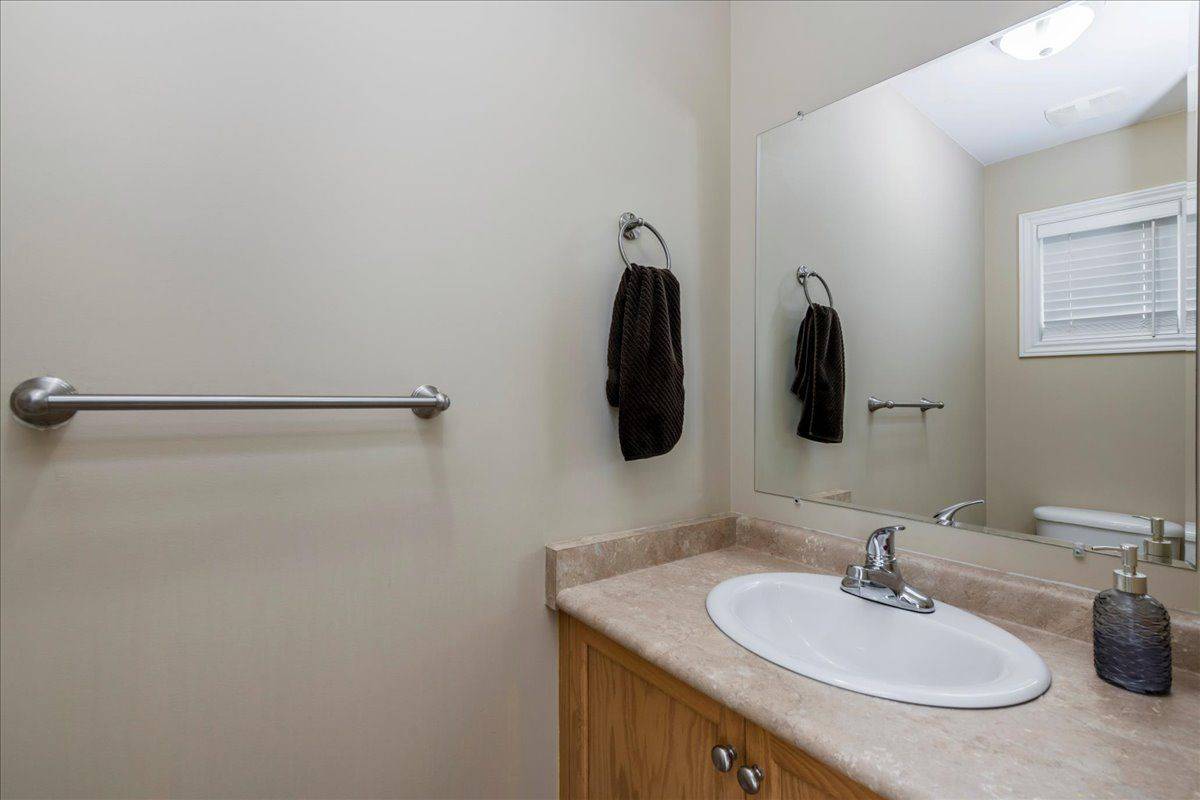 Orillia, ON L3V 1J5,62 Michelle DR