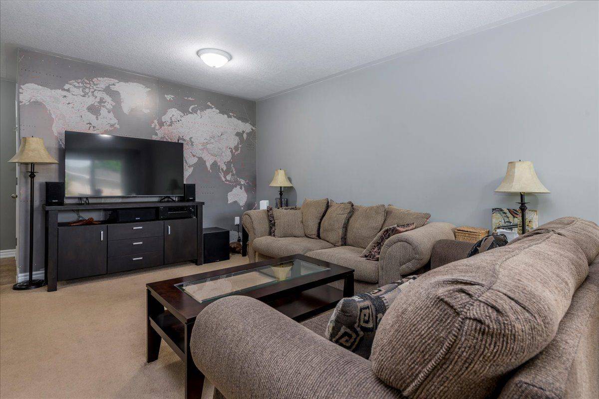 Orillia, ON L3V 1J5,62 Michelle DR
