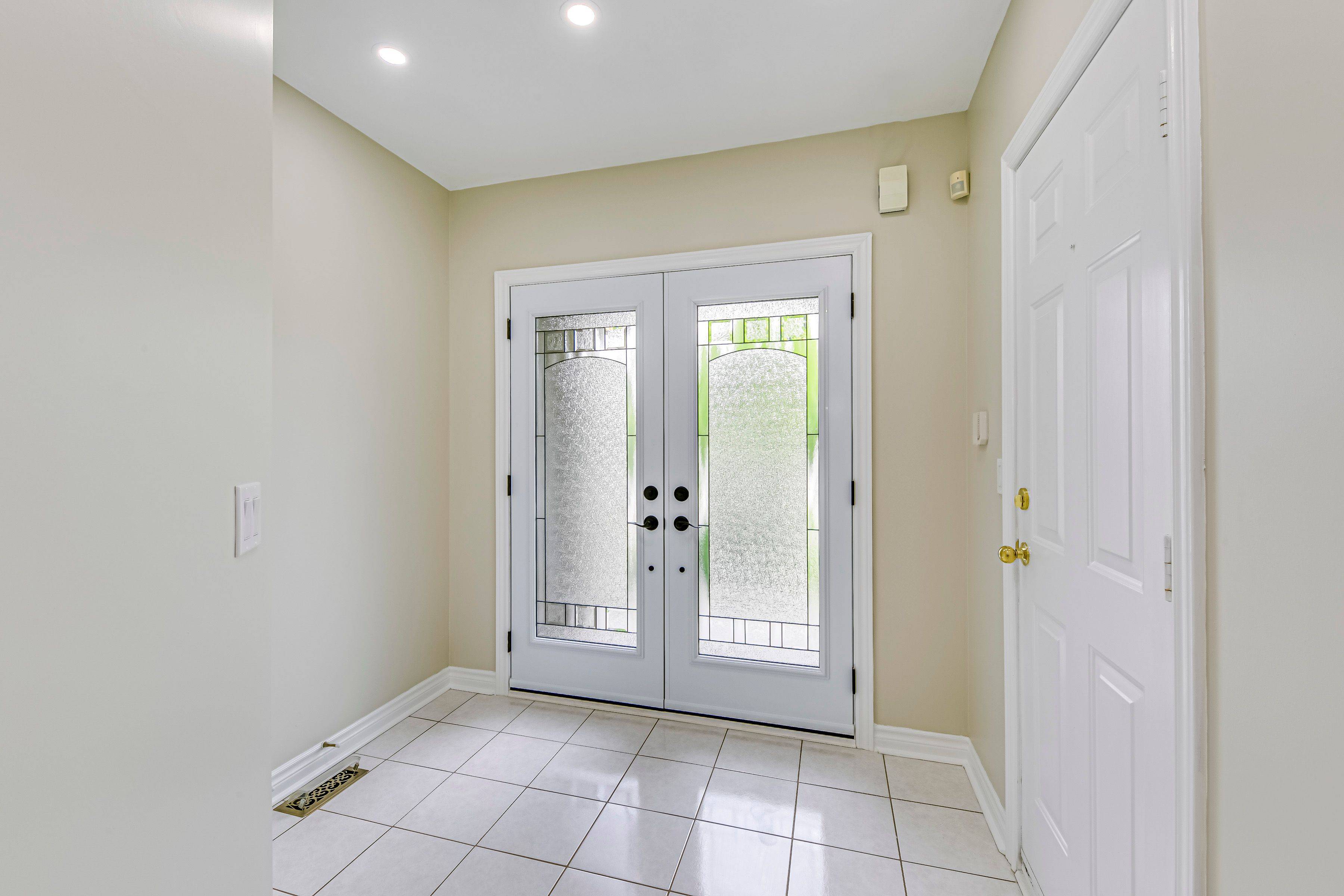 Oakville, ON L6H 6J3,2250 Rockingham DR #4