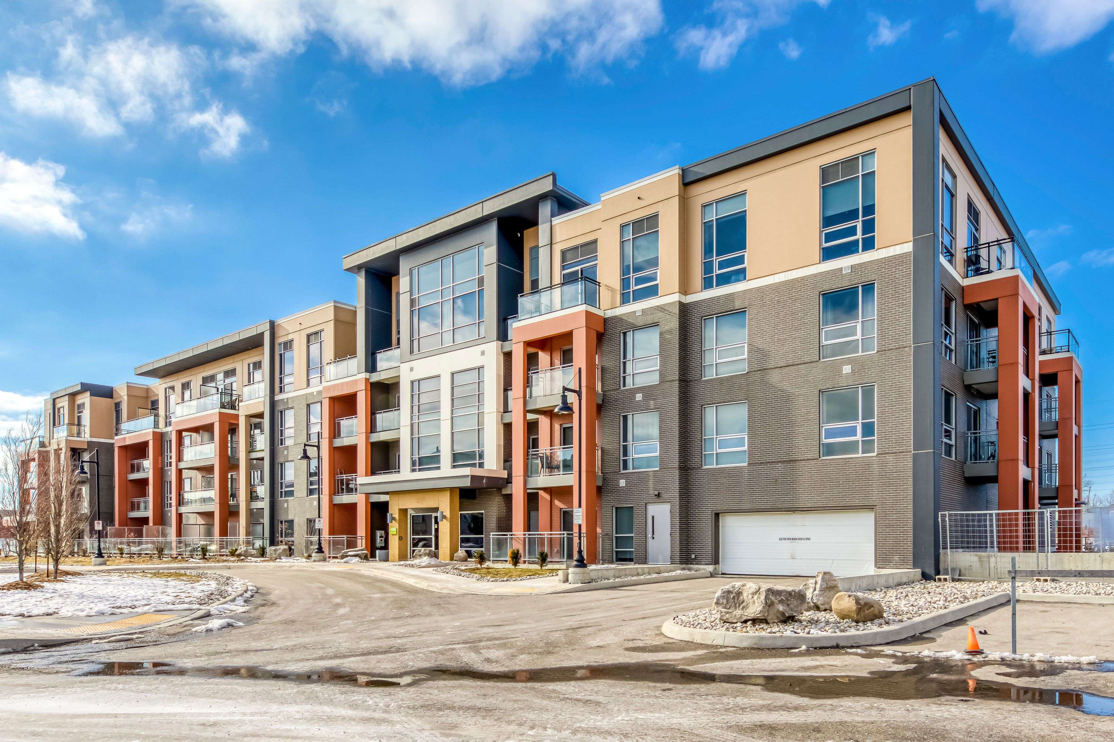 Burlington, ON L7M 0H2,4040 Upper Middle RD #222