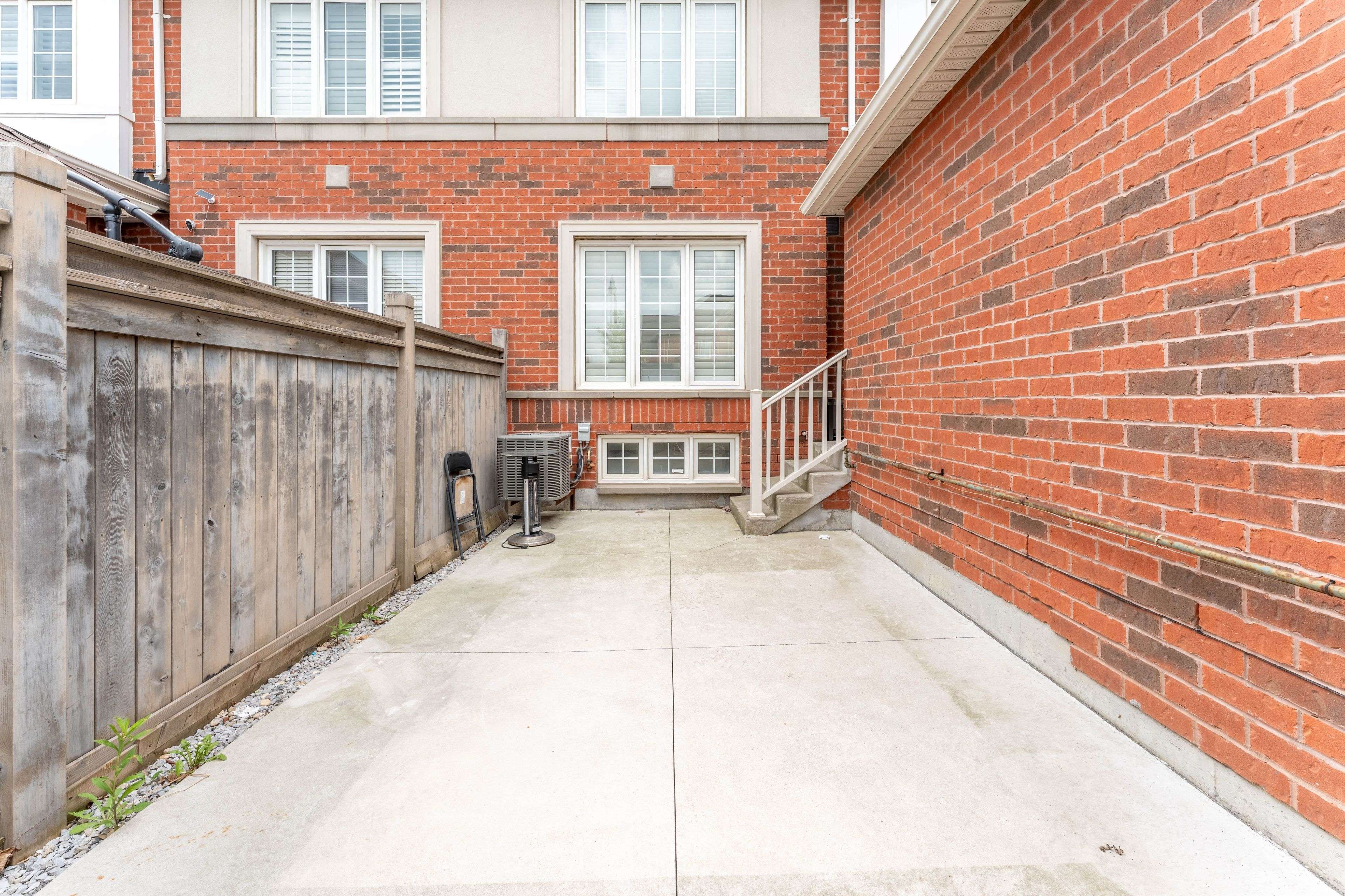 Brampton, ON L6P 3K4,6 Bellchase TRL