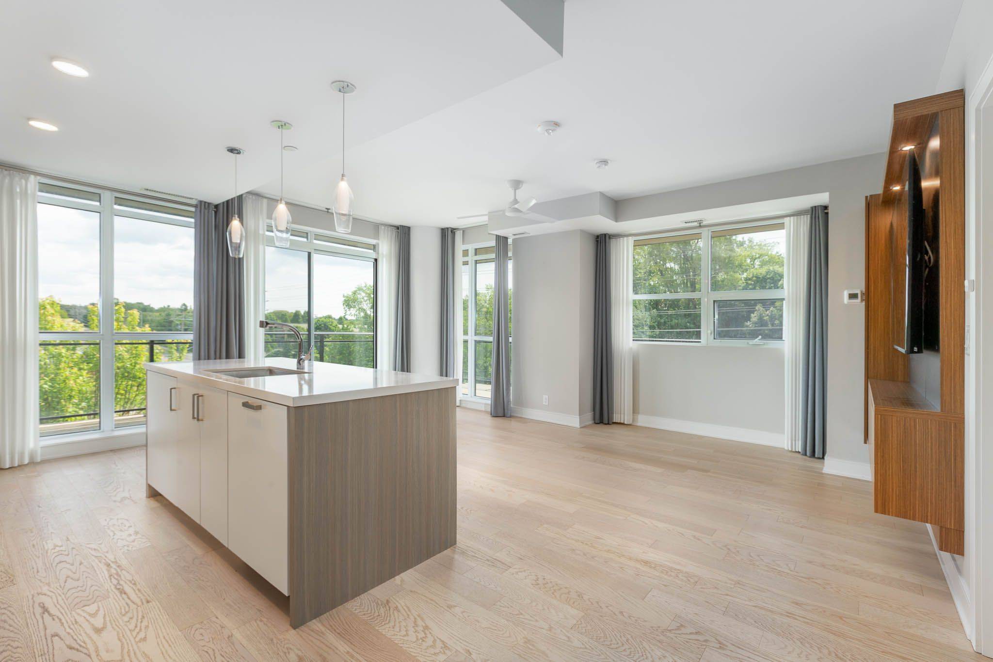 Mississauga, ON L5J 0B1,1575 Lakeshore RD #227