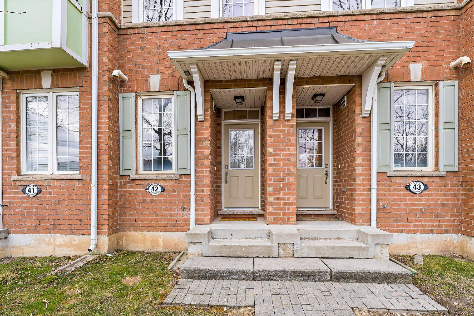 Oakville, ON L6M 0K5,2614 Dashwood DR #42