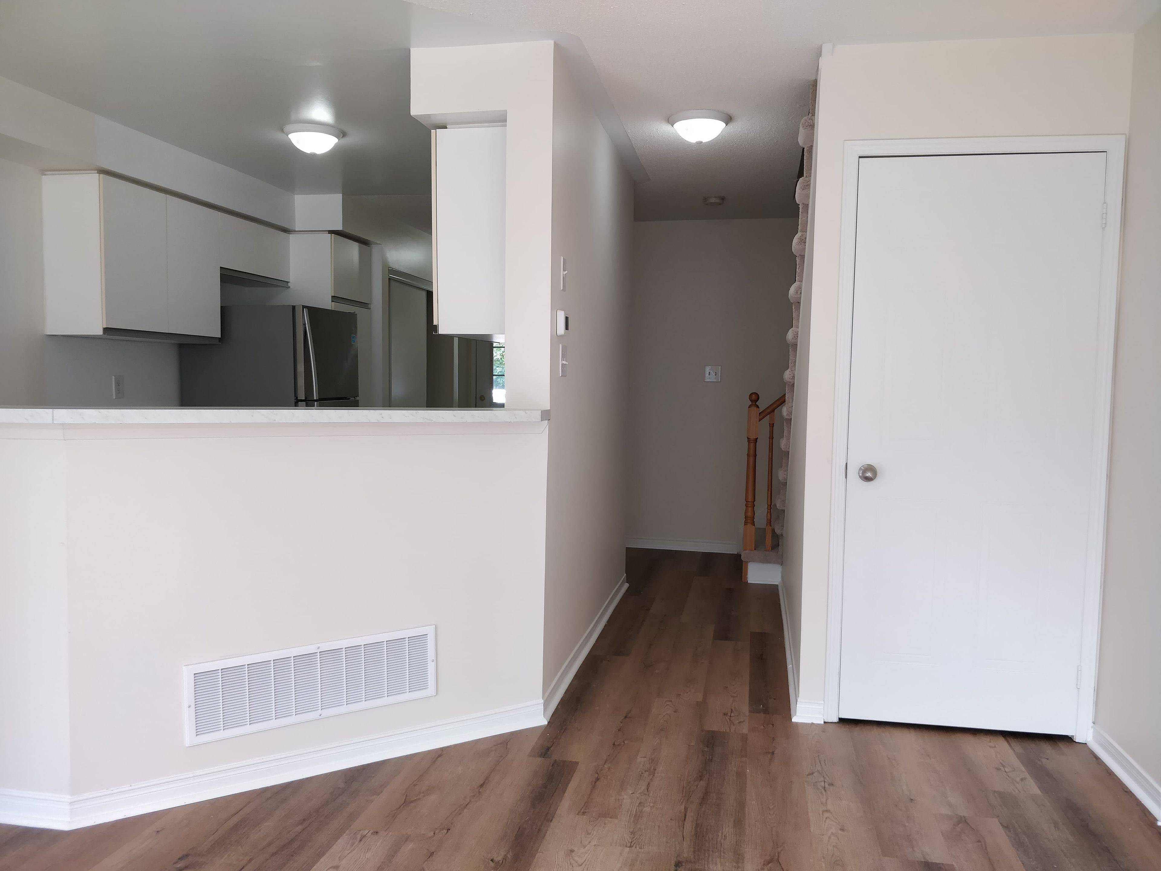 Mississauga, ON L5M 7S6,3035 Artesian WAY #21