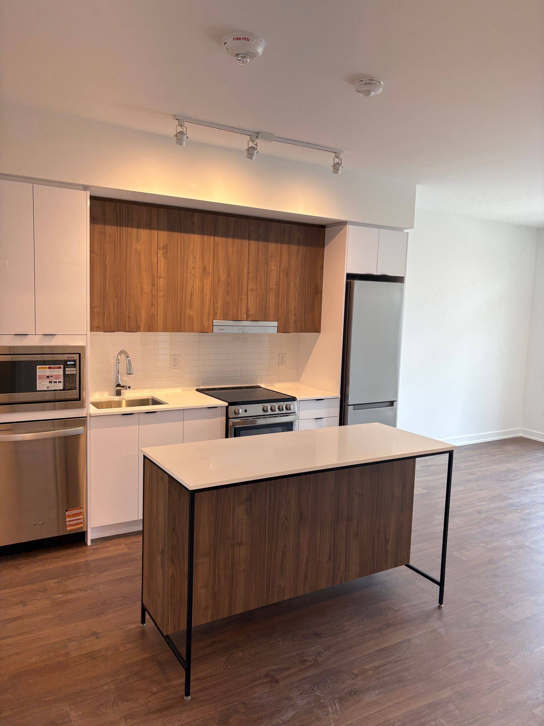 Mississauga, ON L4Z 3X7,5105 Hurontario ST #635