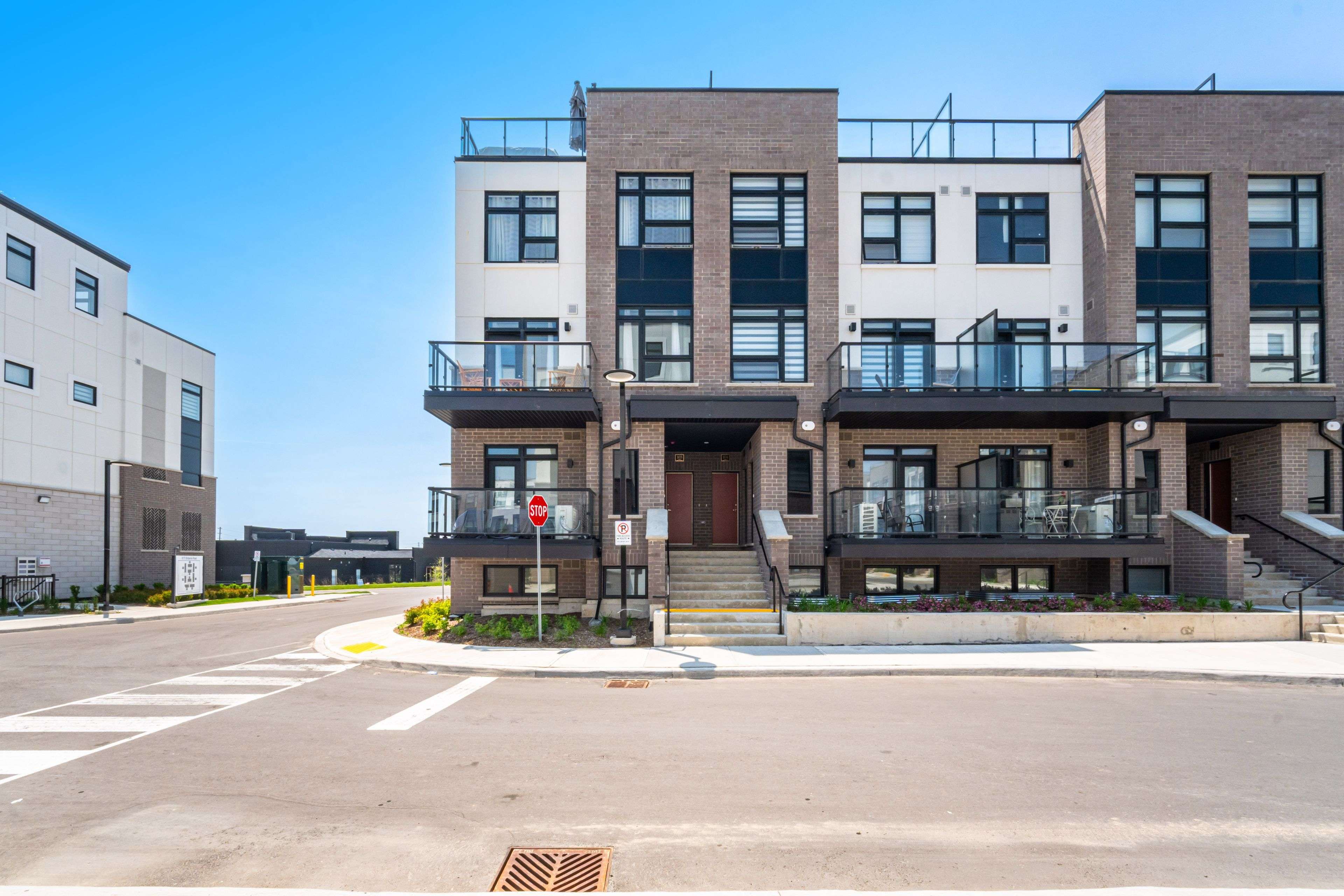 1565 Rose WAY #103, Milton, ON L9E 1N4
