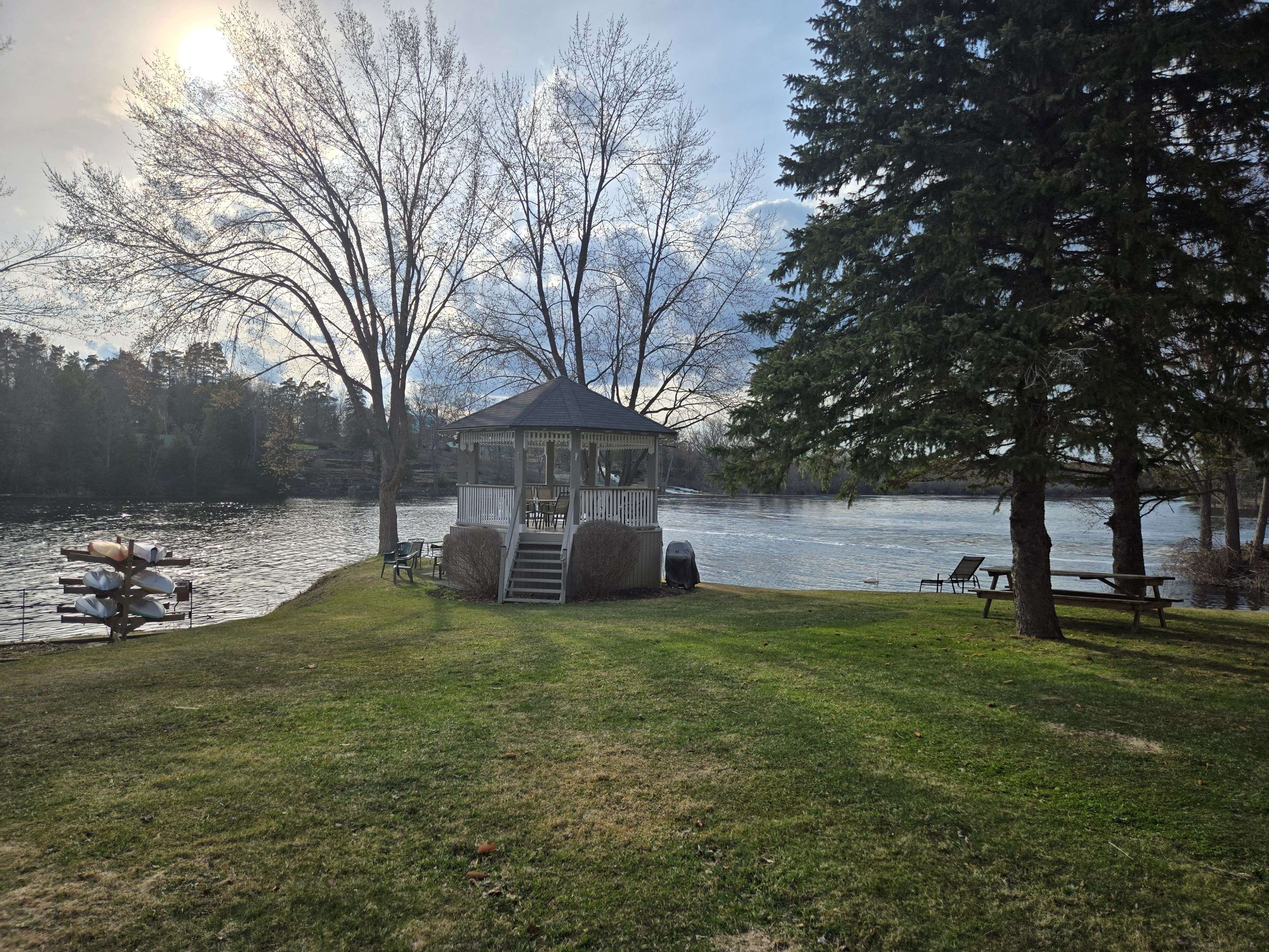 Mississippi Mills, ON K0A 1A0,1 Rosamond ST E #409