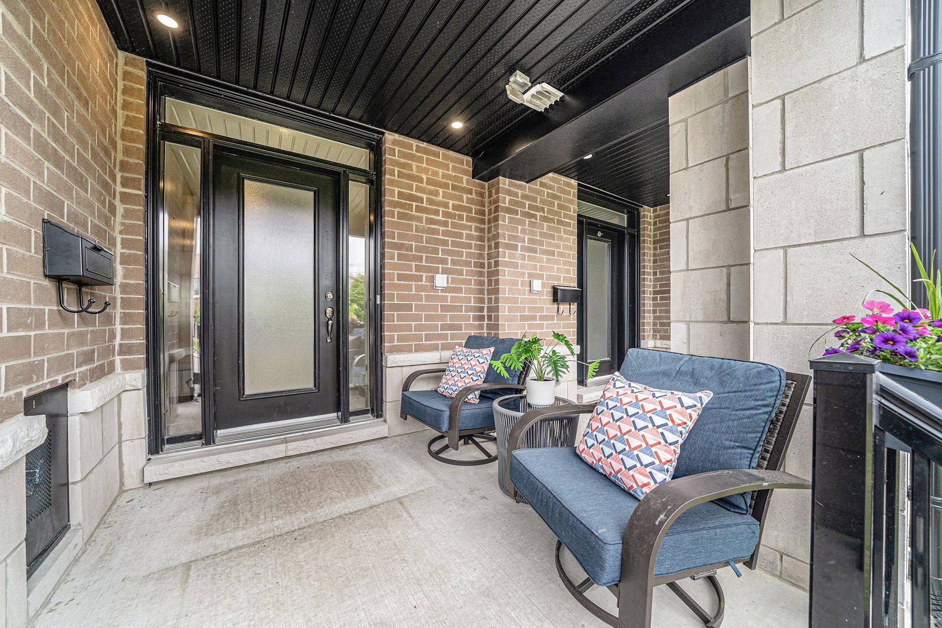 Stittsville - Munster - Richmond, ON K2S 2N7,658 Putney CRES