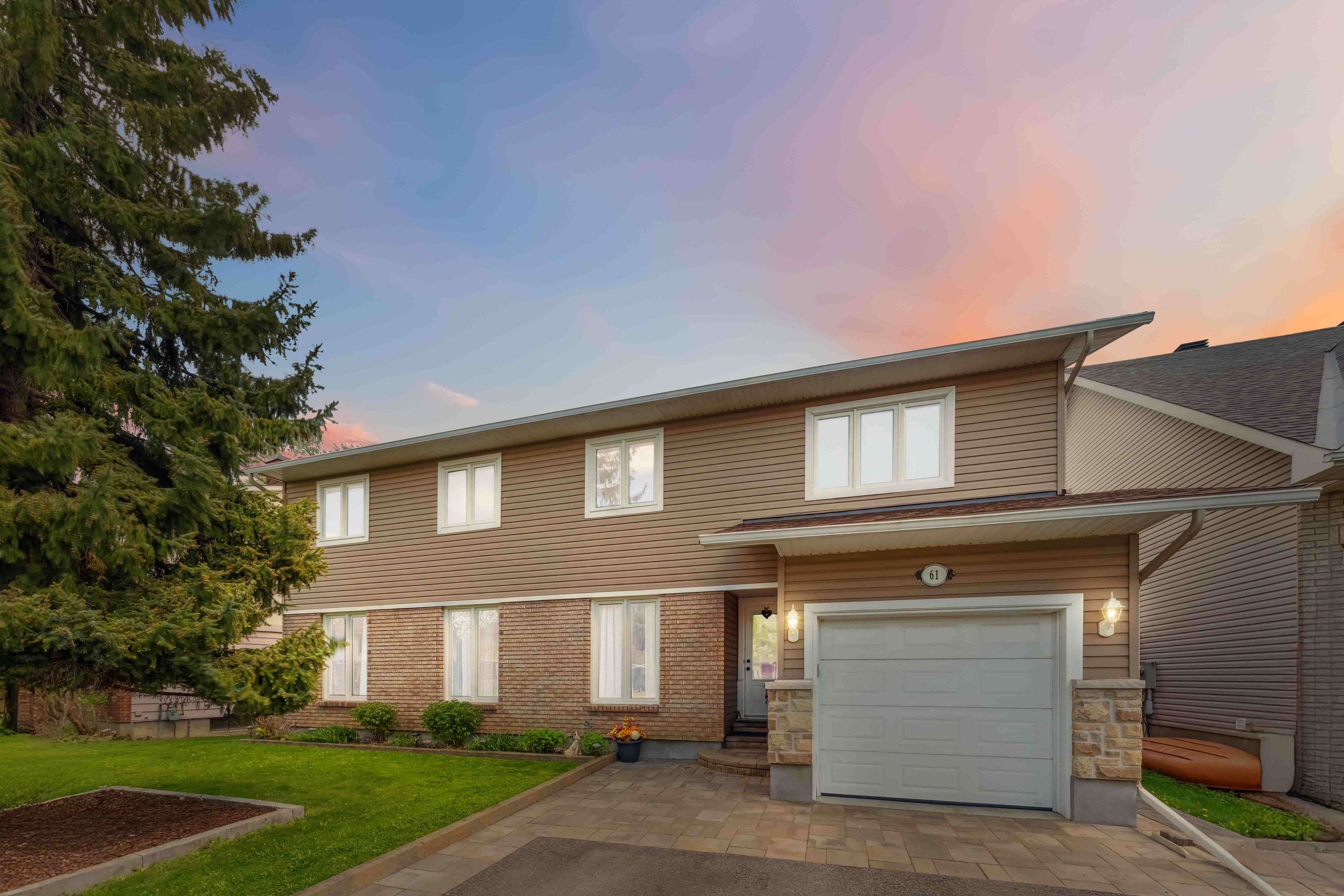 61 Fieldgate DR, Barrhaven, ON K2J 1V3
