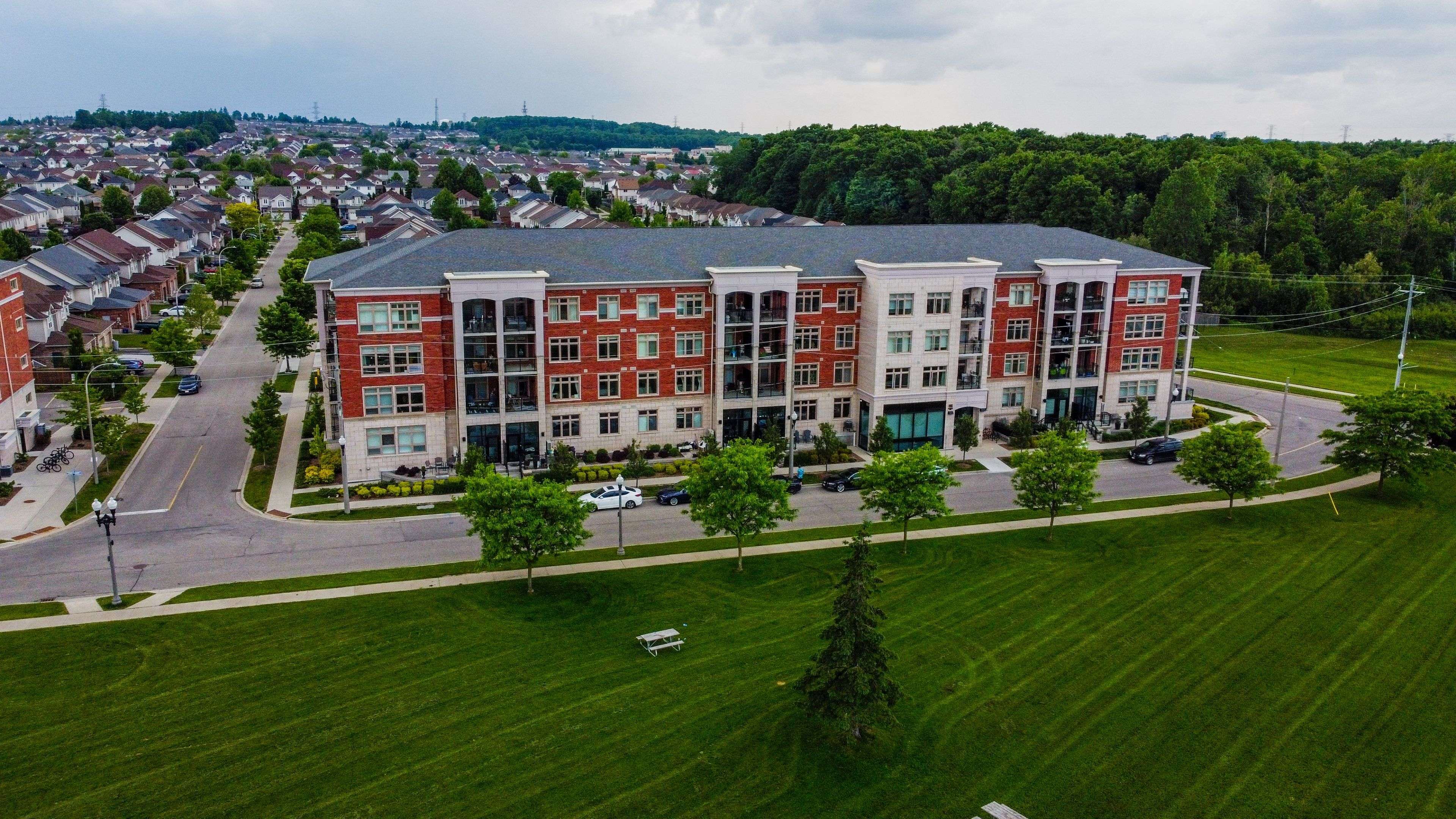 195 Commonwealth ST #213, Kitchener, ON N2E 0H5