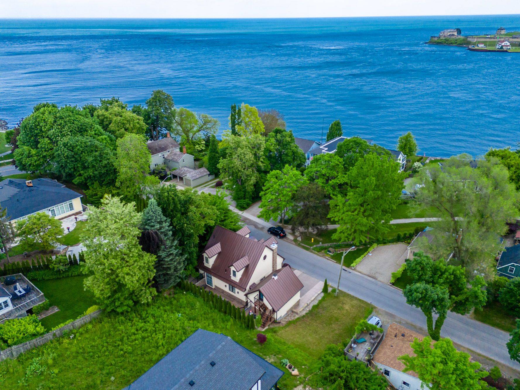Niagara-on-the-lake, ON L0S 1J0,26 Delater ST