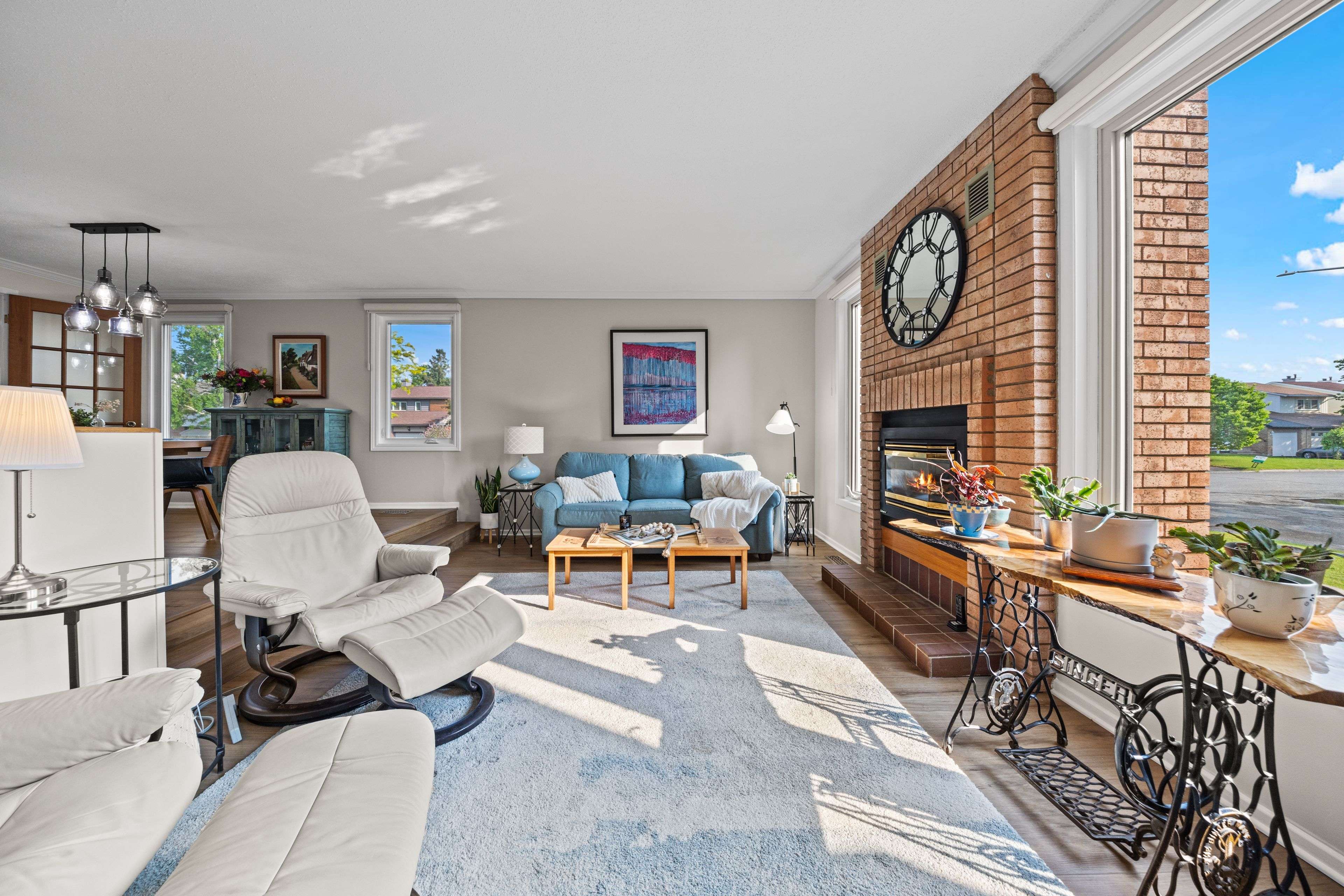 Barrhaven, ON K2J 1R6,2 Liveoak CRES