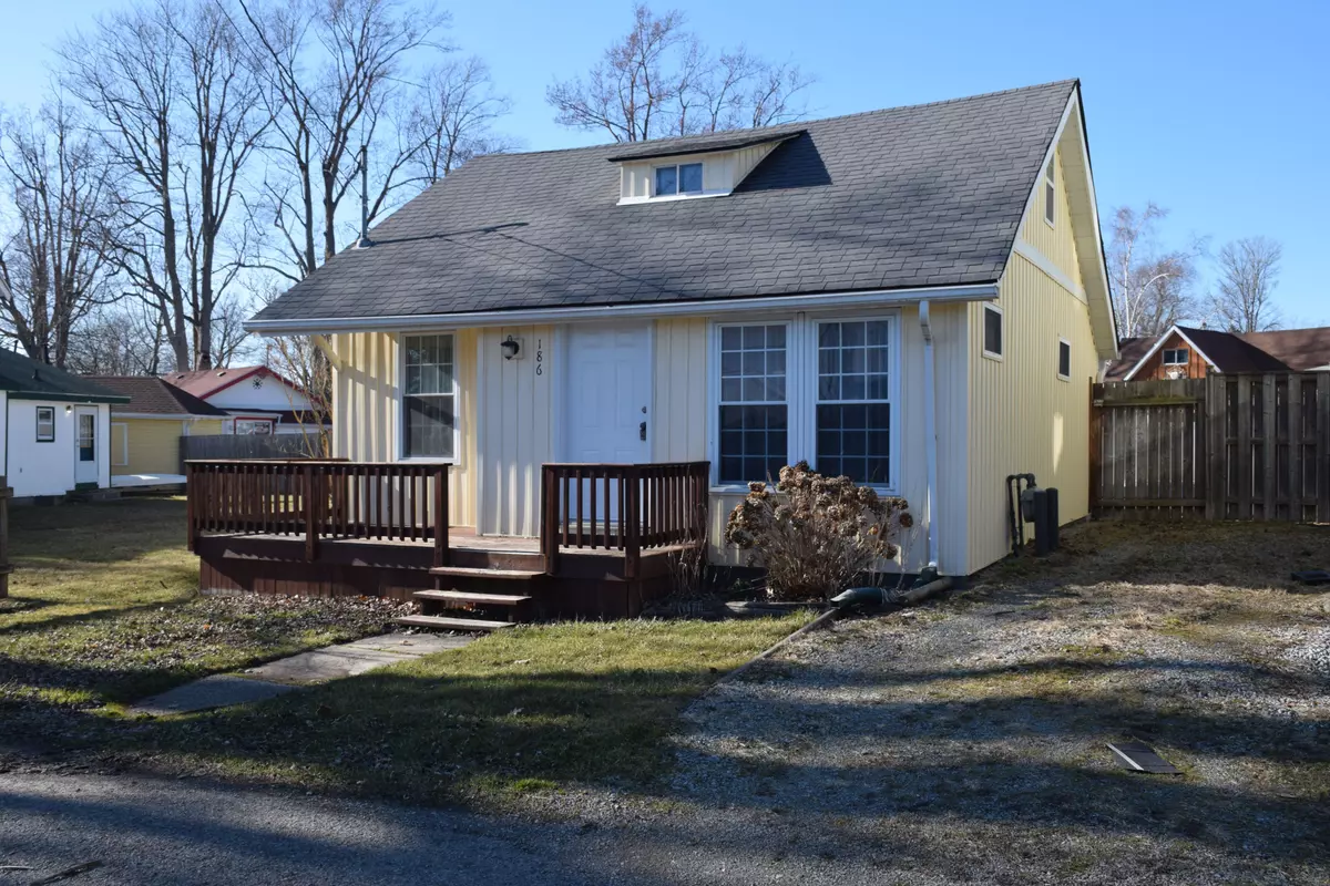 Fort Erie, ON L0S 1B0,186 Loomis CRES